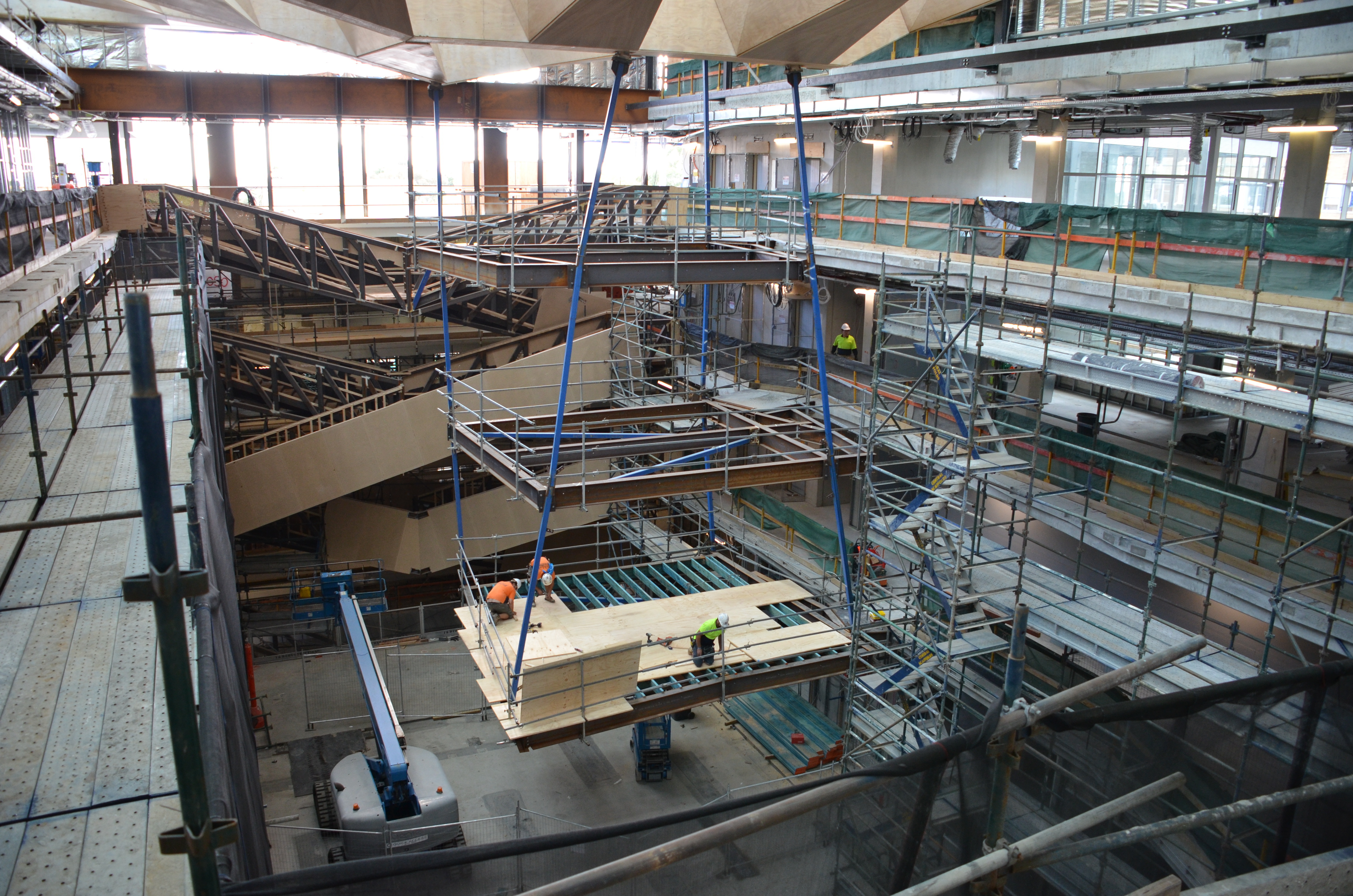 https://archive.abp.unimelb.edu.au/objects/images/Construction/Images/Hanging studio/Timber floors and plywood/DSC_6416.JPG https://archive.abp.unimelb.edu.au/objects/images/Construction/Images/Hanging studio/Timber floors and plywood/DSC_6416.JPG