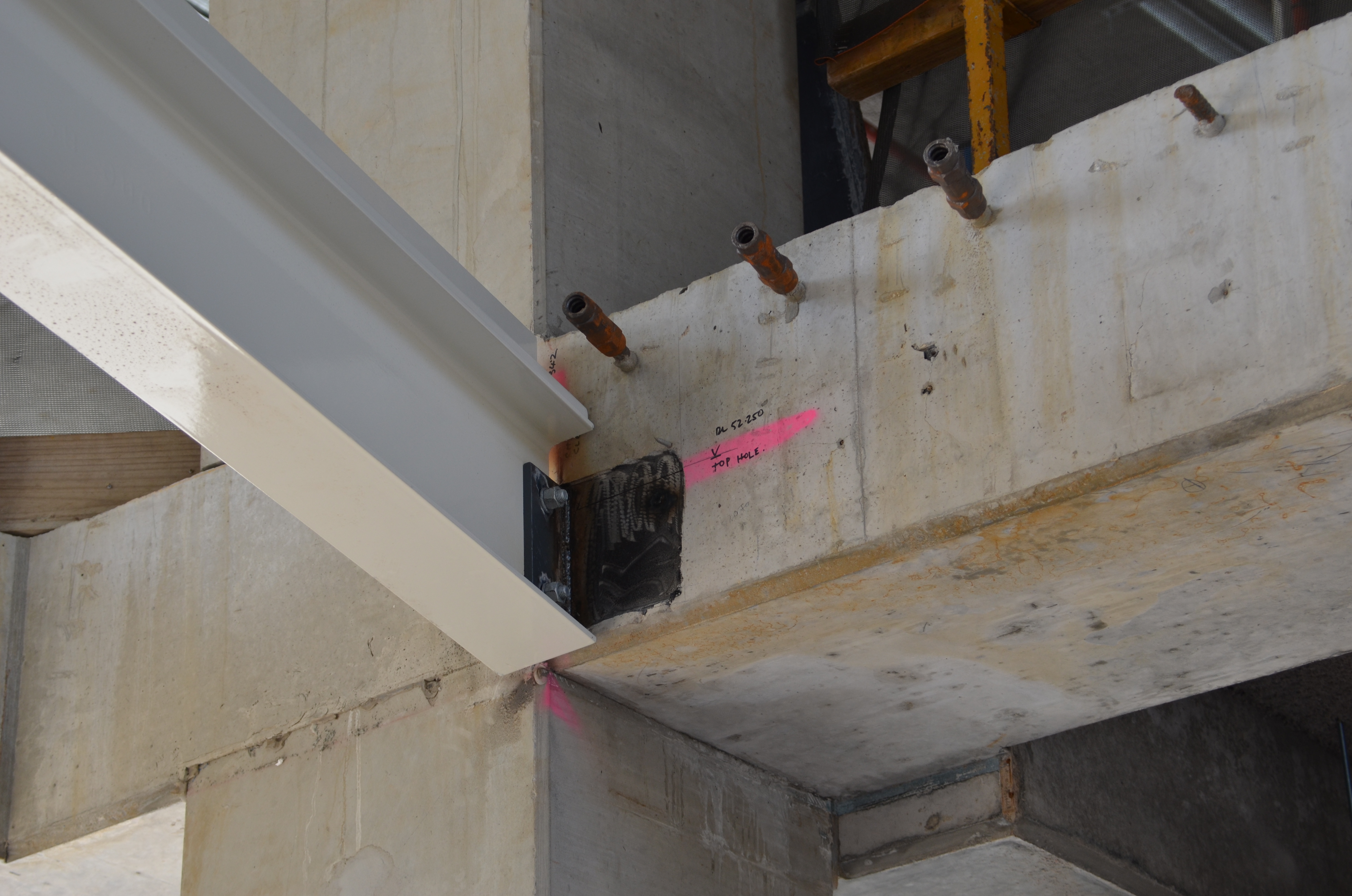 https://archive.abp.unimelb.edu.au/objects/images/Construction/Images/Stairs, walkways and balustrades/Structural steel walkway level 2 east/DSC_4441.JPG