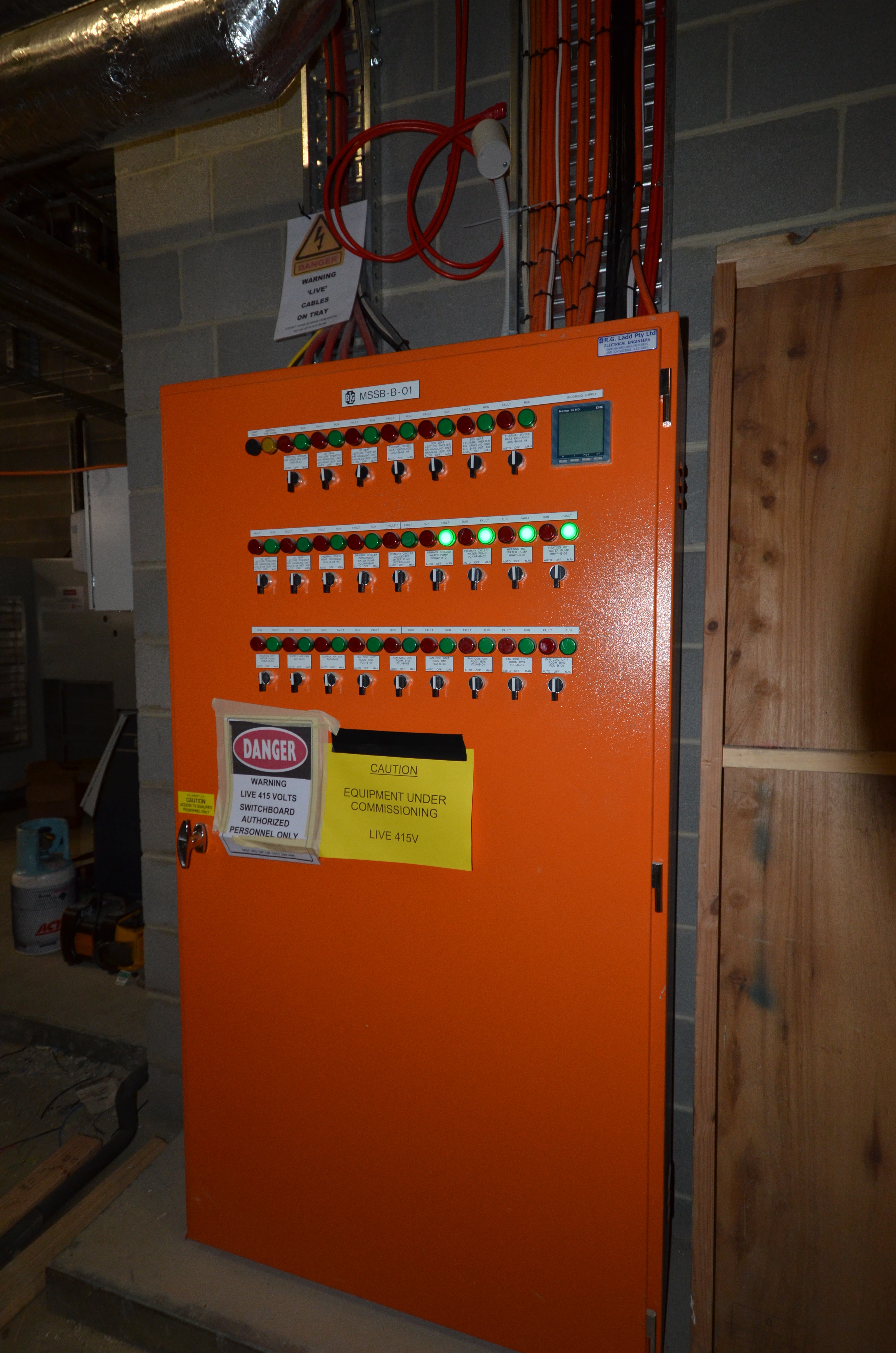 https://archive.abp.unimelb.edu.au/objects/images/Construction/Images/Services/Mechanical/Large plant room basement/DSC_8308.JPG