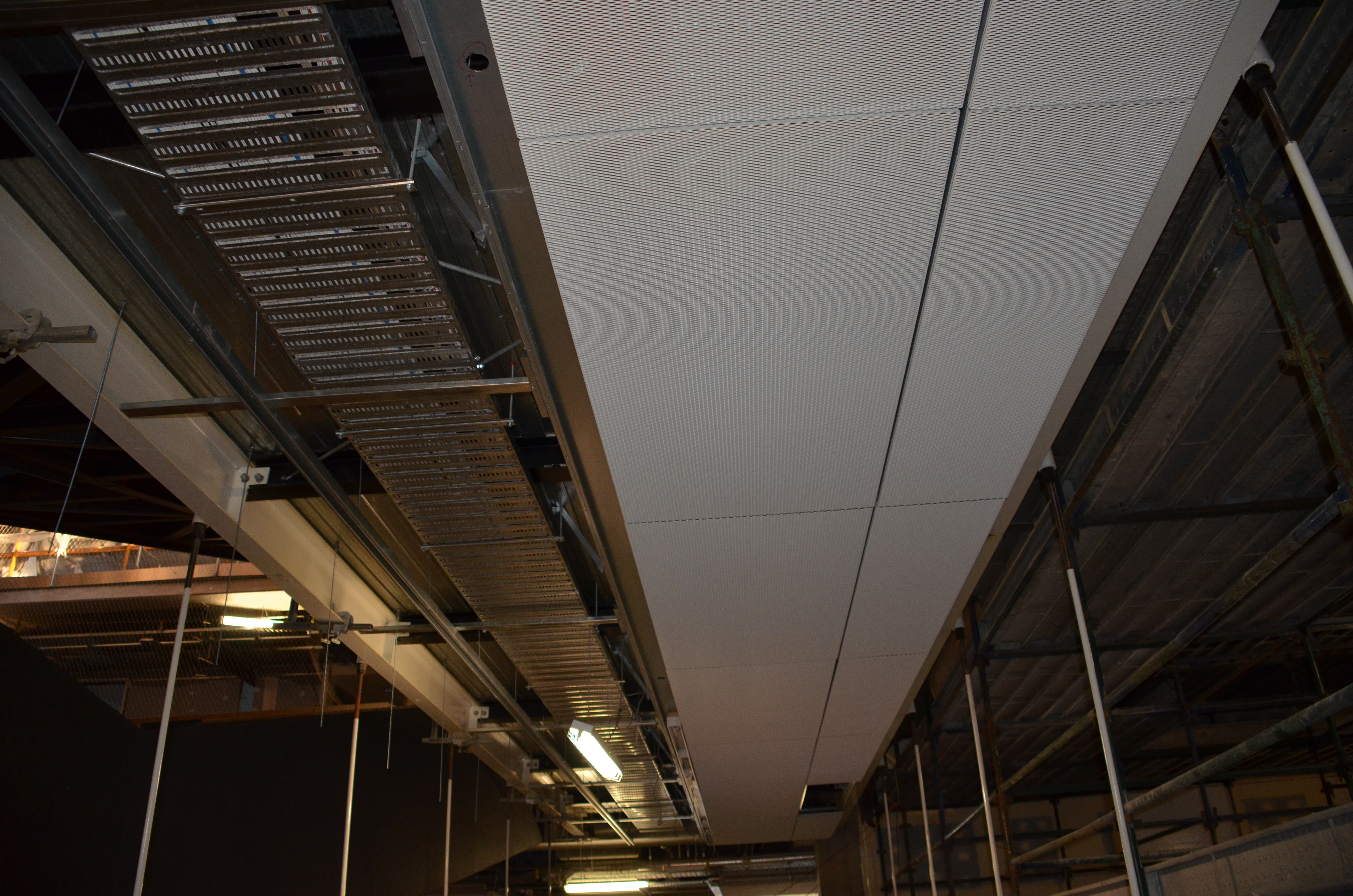 https://archive.abp.unimelb.edu.au/objects/images/Construction/Images/Ceilings/Perforated metal/DSC_8179.JPG