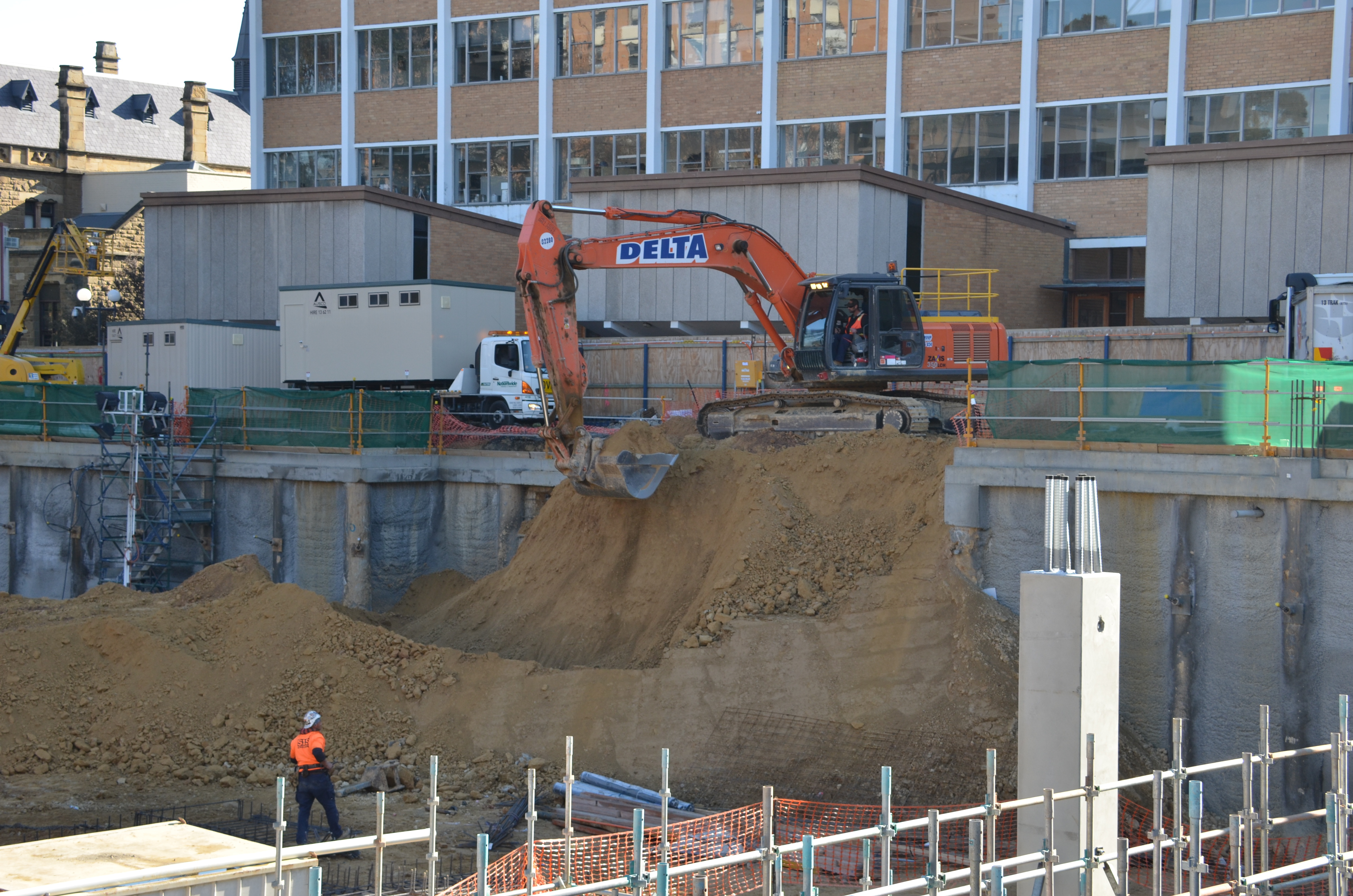 https://archive.abp.unimelb.edu.au/objects/images/Construction/Images/Basement/Bulk excavation/DSC_0537.JPG