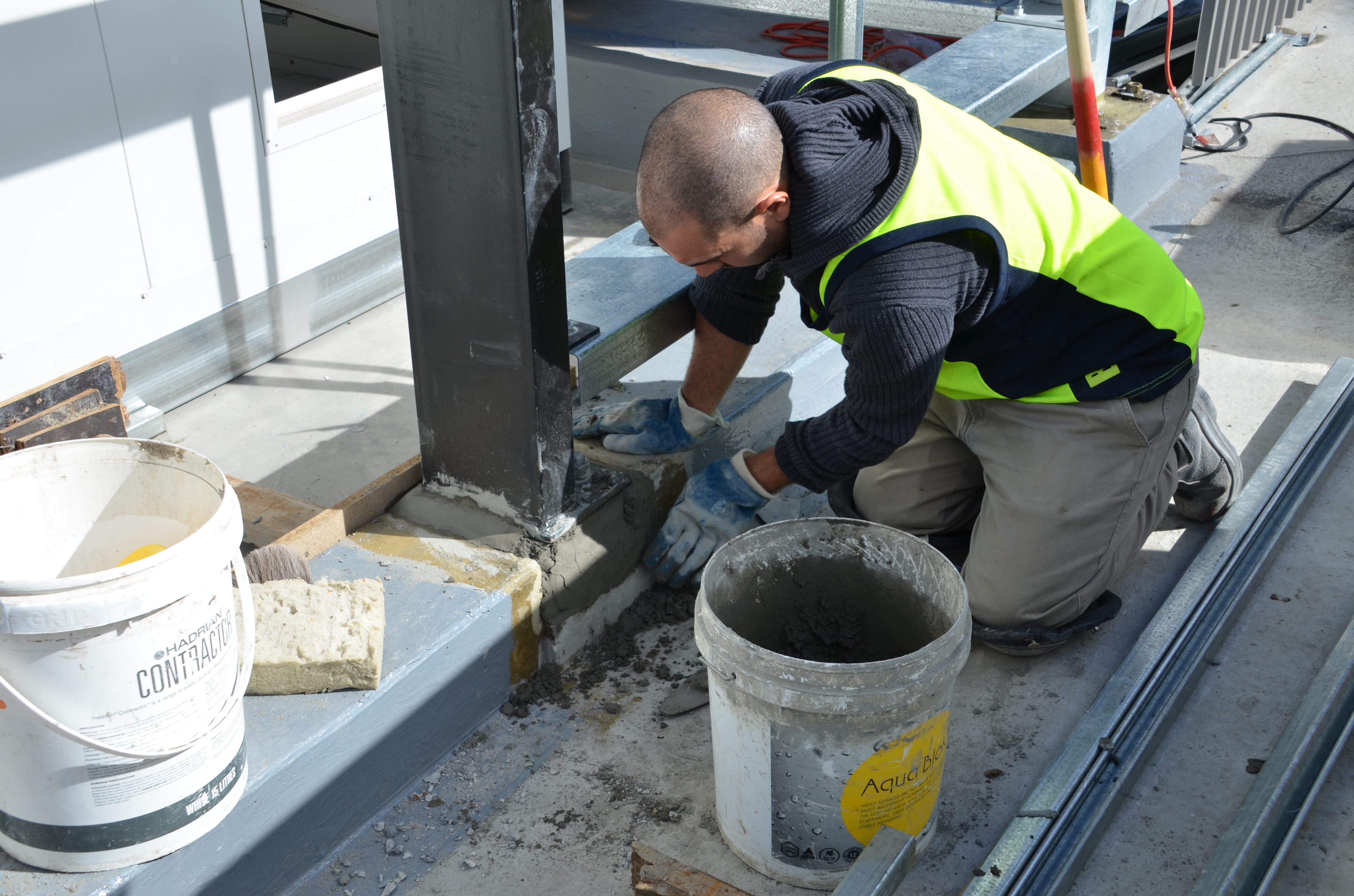 https://archive.abp.unimelb.edu.au/objects/images/Construction/Images/Structural steel/Plantroom roof & claddings/DSC_5418.JPG