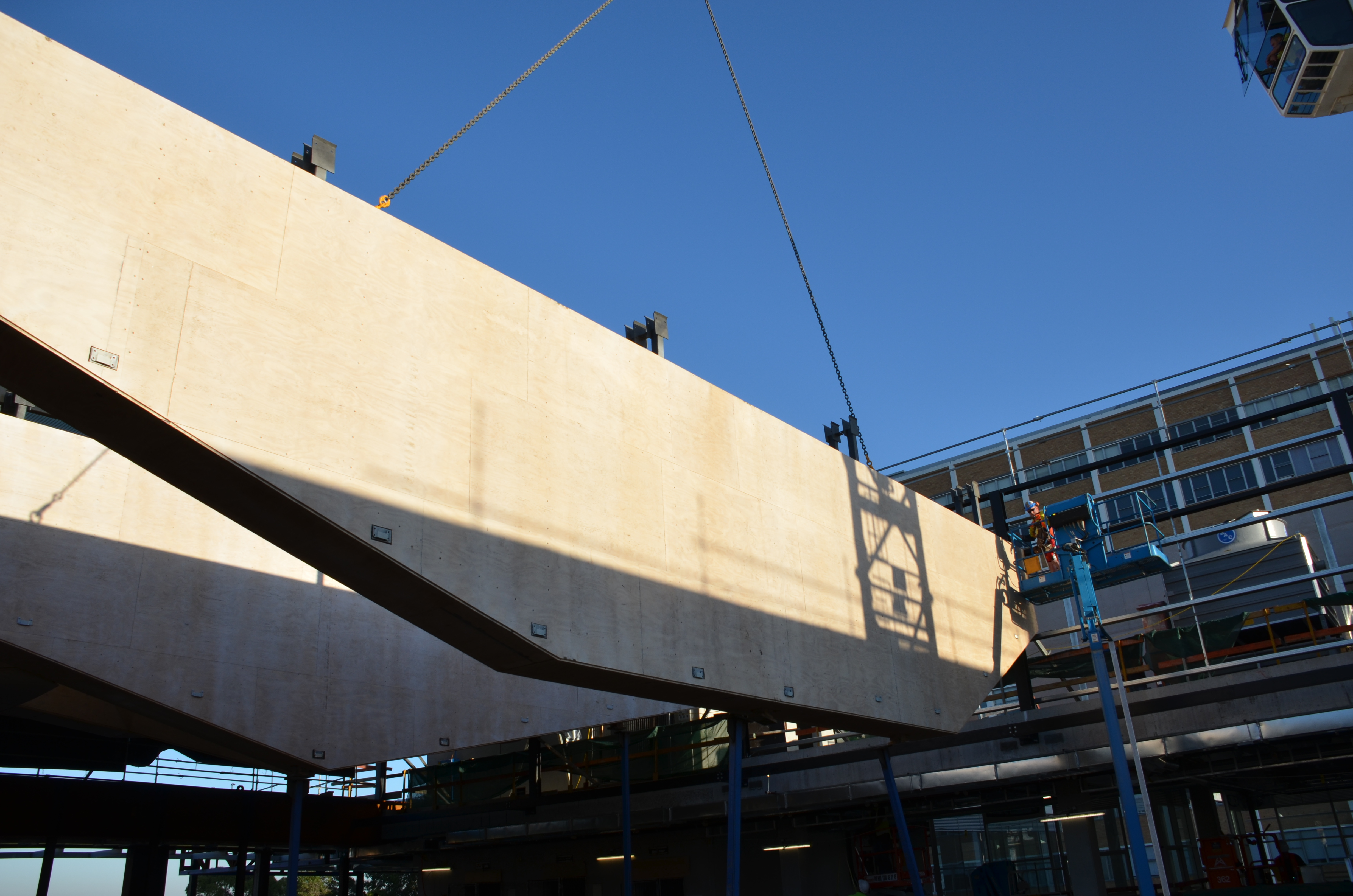 https://archive.abp.unimelb.edu.au/objects/images/Construction/Images/LVL roof beams & coffers/Installation/DSC_5343.JPG https://archive.abp.unimelb.edu.au/objects/images/Construction/Images/LVL roof beams & coffers/Installation/DSC_5343.JPG