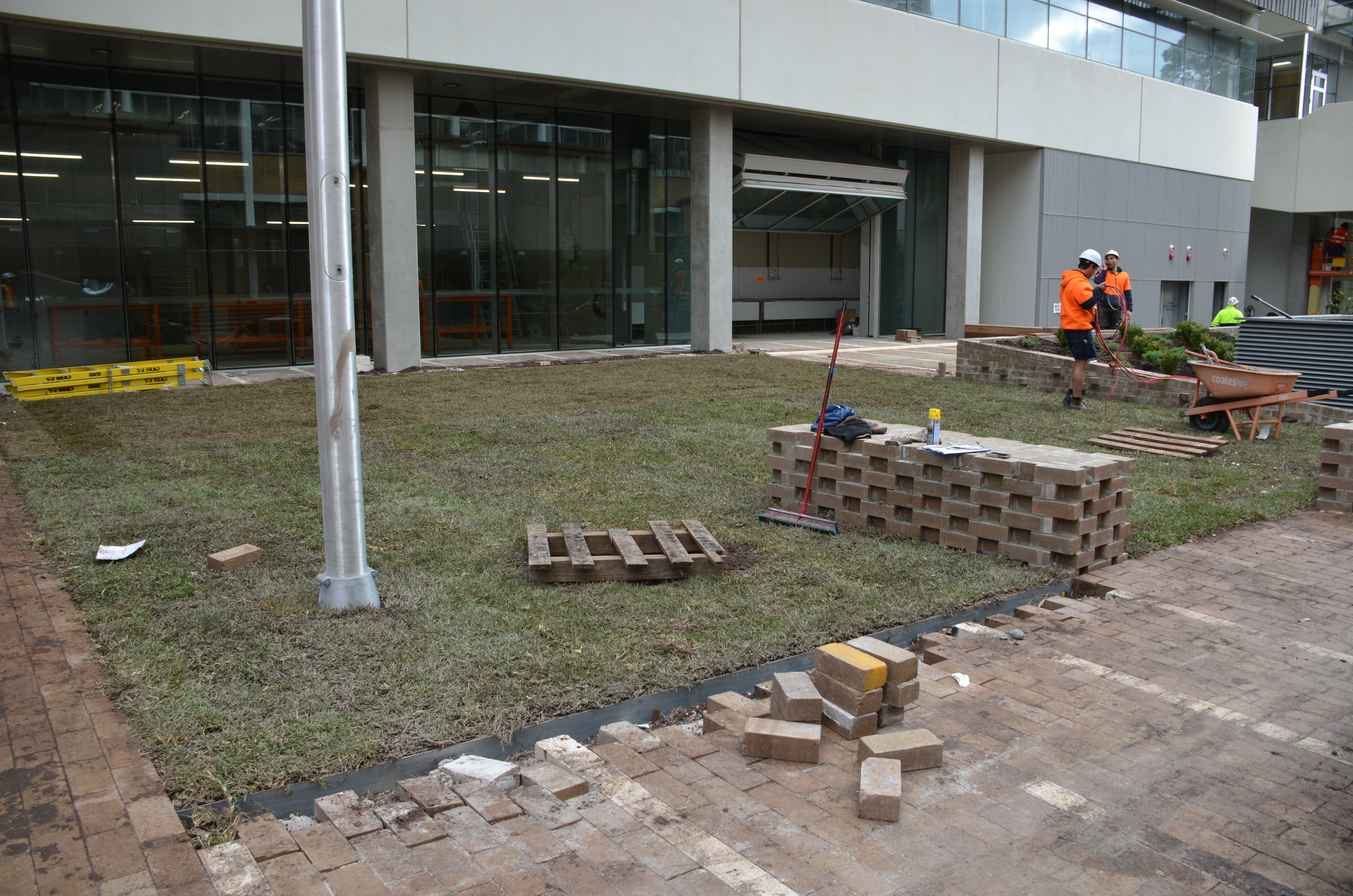 https://archive.abp.unimelb.edu.au/objects/images/Construction/Images/External Works/Soil & instant turf grass/DSC_9784.JPG https://archive.abp.unimelb.edu.au/objects/images/Construction/Images/External Works/Soil & instant turf grass/DSC_9784.JPG