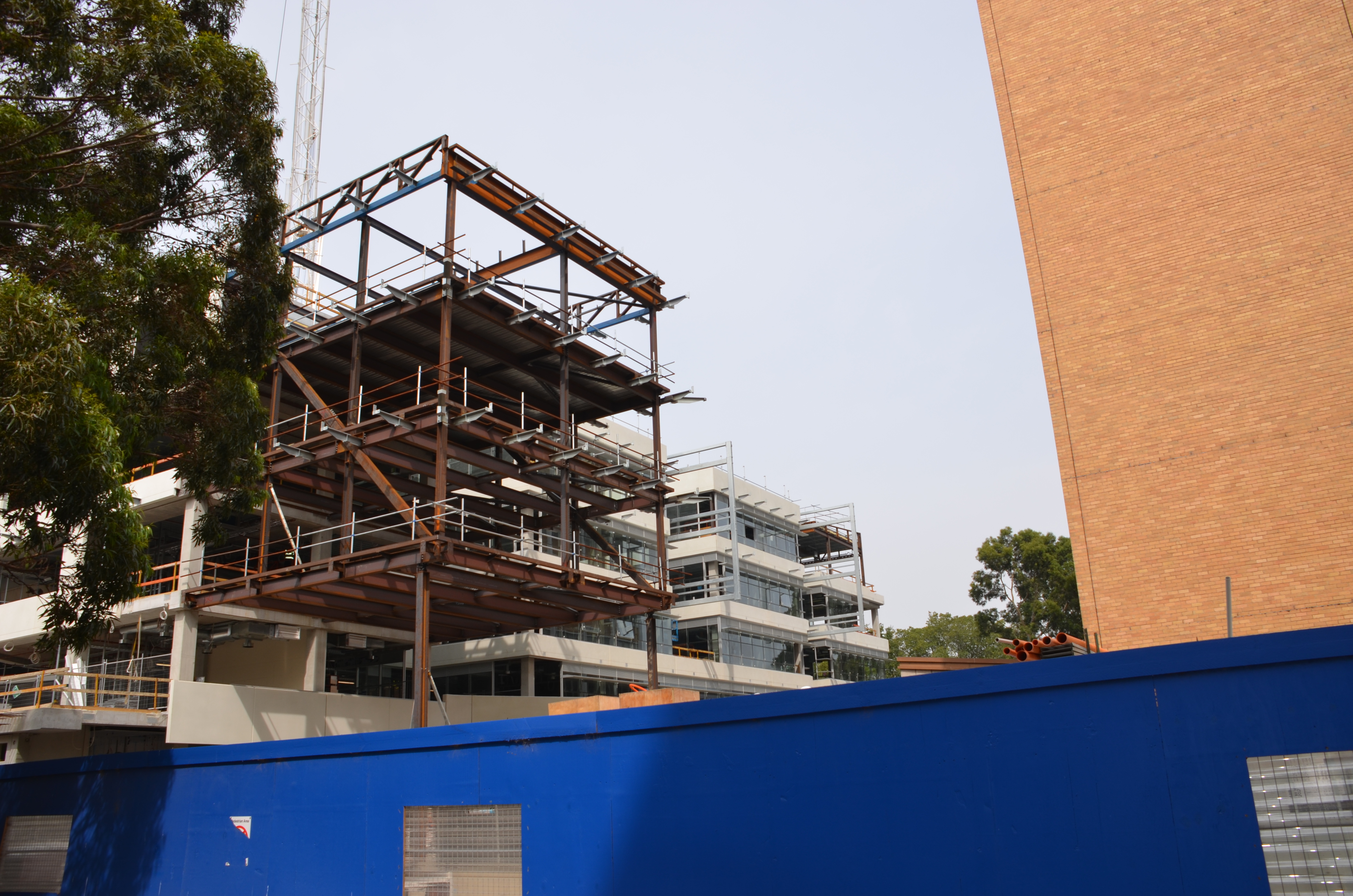 https://archive.abp.unimelb.edu.au/objects/images/Construction/Images/Structural steel/Cantilever/Erection/DSC_5192.JPG https://archive.abp.unimelb.edu.au/objects/images/Construction/Images/Structural steel/Cantilever/Erection/DSC_5192.JPG