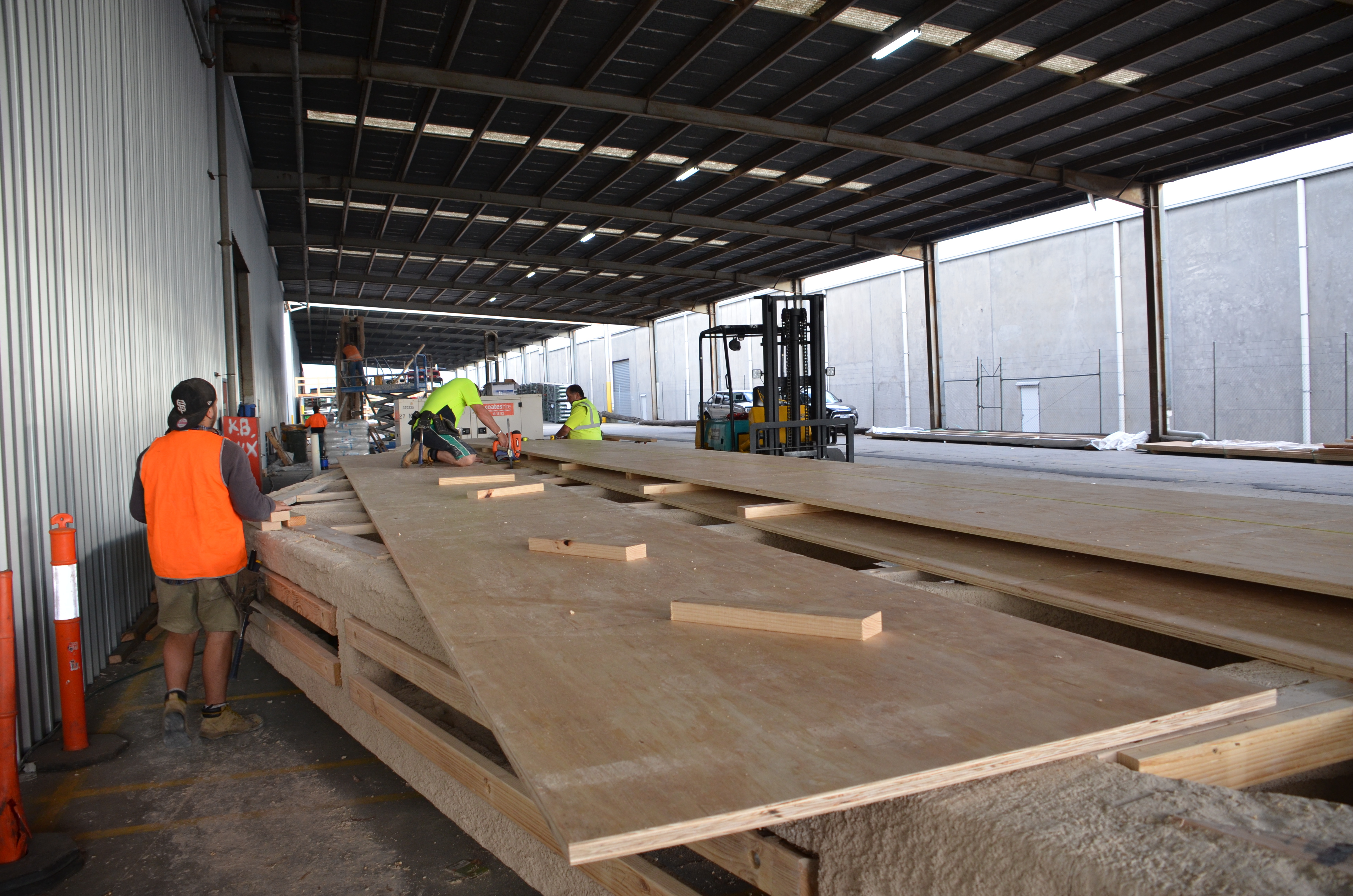 https://archive.abp.unimelb.edu.au/objects/images/Construction/Images/LVL roof beams & coffers/AUS Iron industries/DSC_4660.JPG