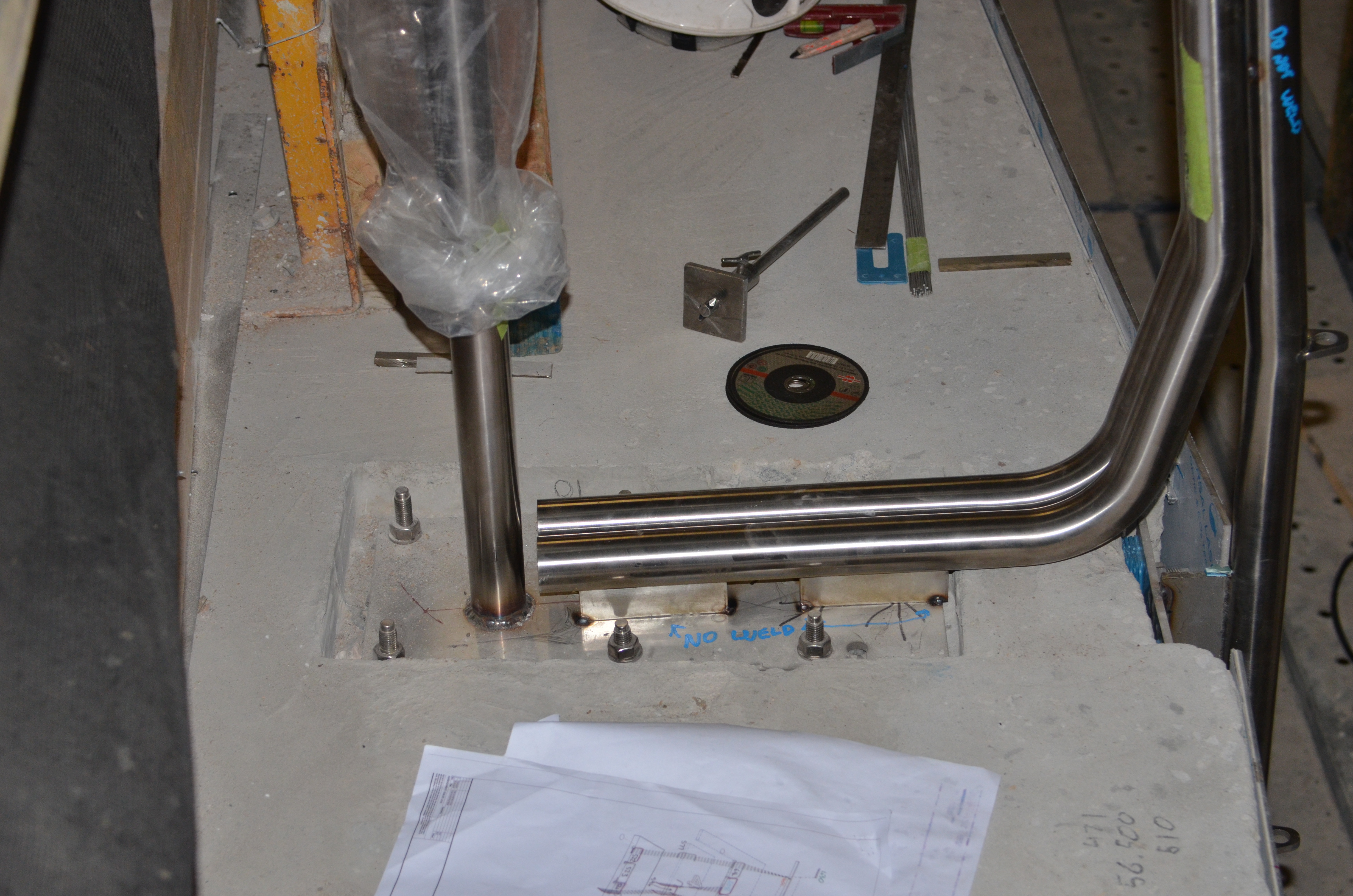 https://archive.abp.unimelb.edu.au/objects/images/Construction/Images/Atrium stainless steel wire mesh & frames/DSC_7325.JPG