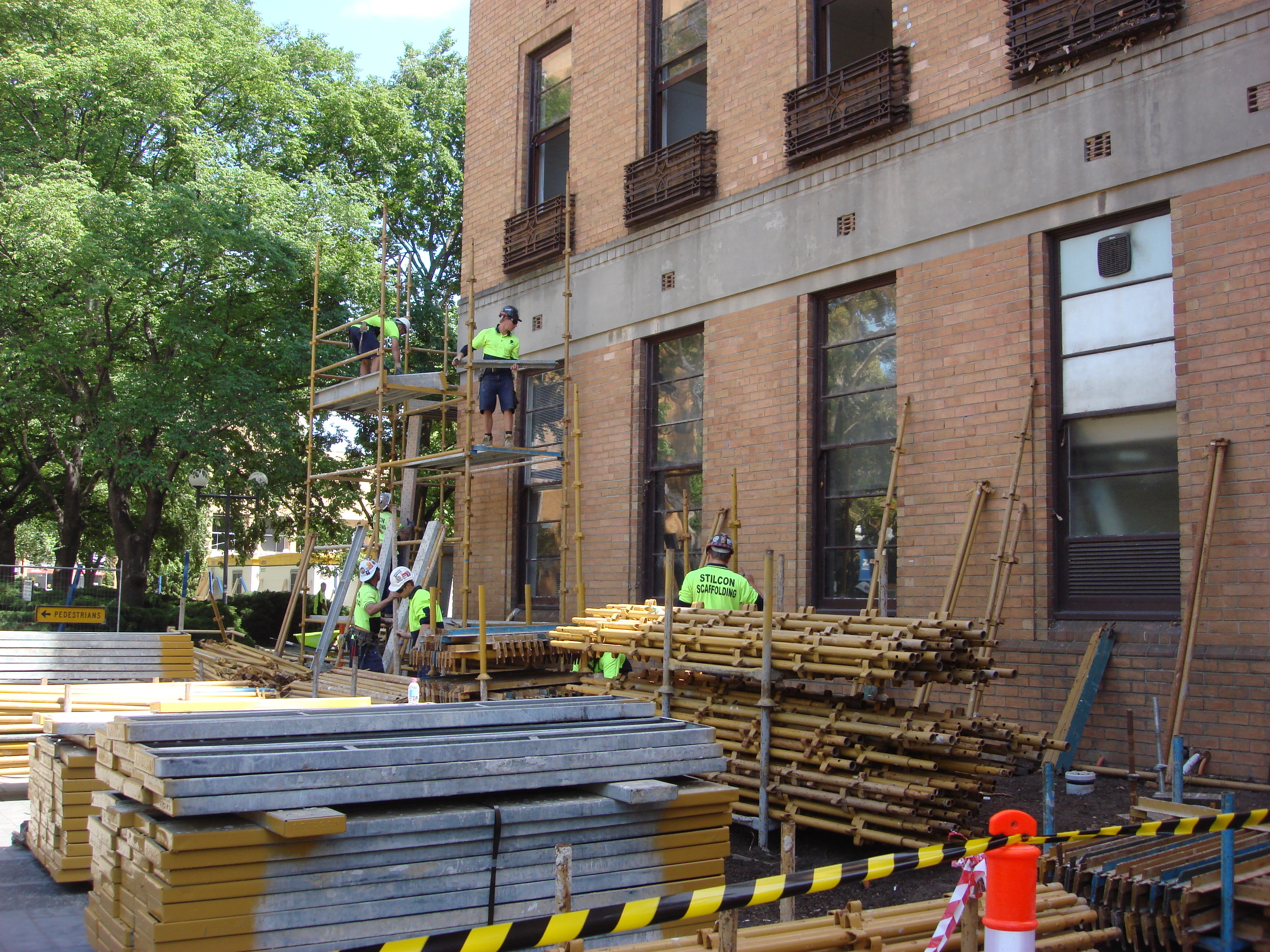https://archive.abp.unimelb.edu.au/objects/images/Pre-construction/Scaffolding/DSC07771.JPG https://archive.abp.unimelb.edu.au/objects/images/Pre-construction/Scaffolding/DSC07771.JPG