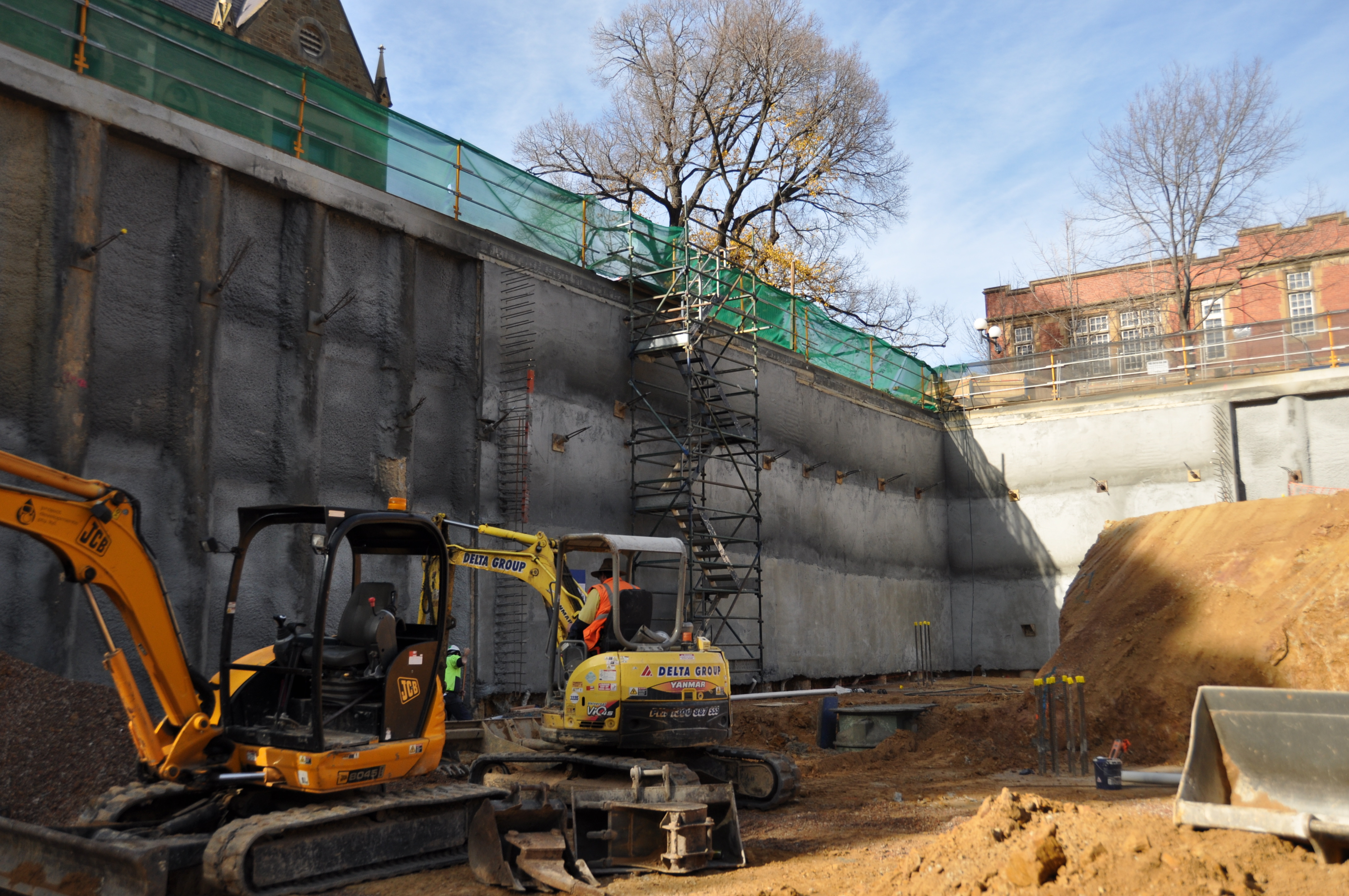 https://archive.abp.unimelb.edu.au/objects/images/Construction/Images/Water storage tank & pump room/DSC_0316.JPG https://archive.abp.unimelb.edu.au/objects/images/Construction/Images/Water storage tank & pump room/DSC_0316.JPG