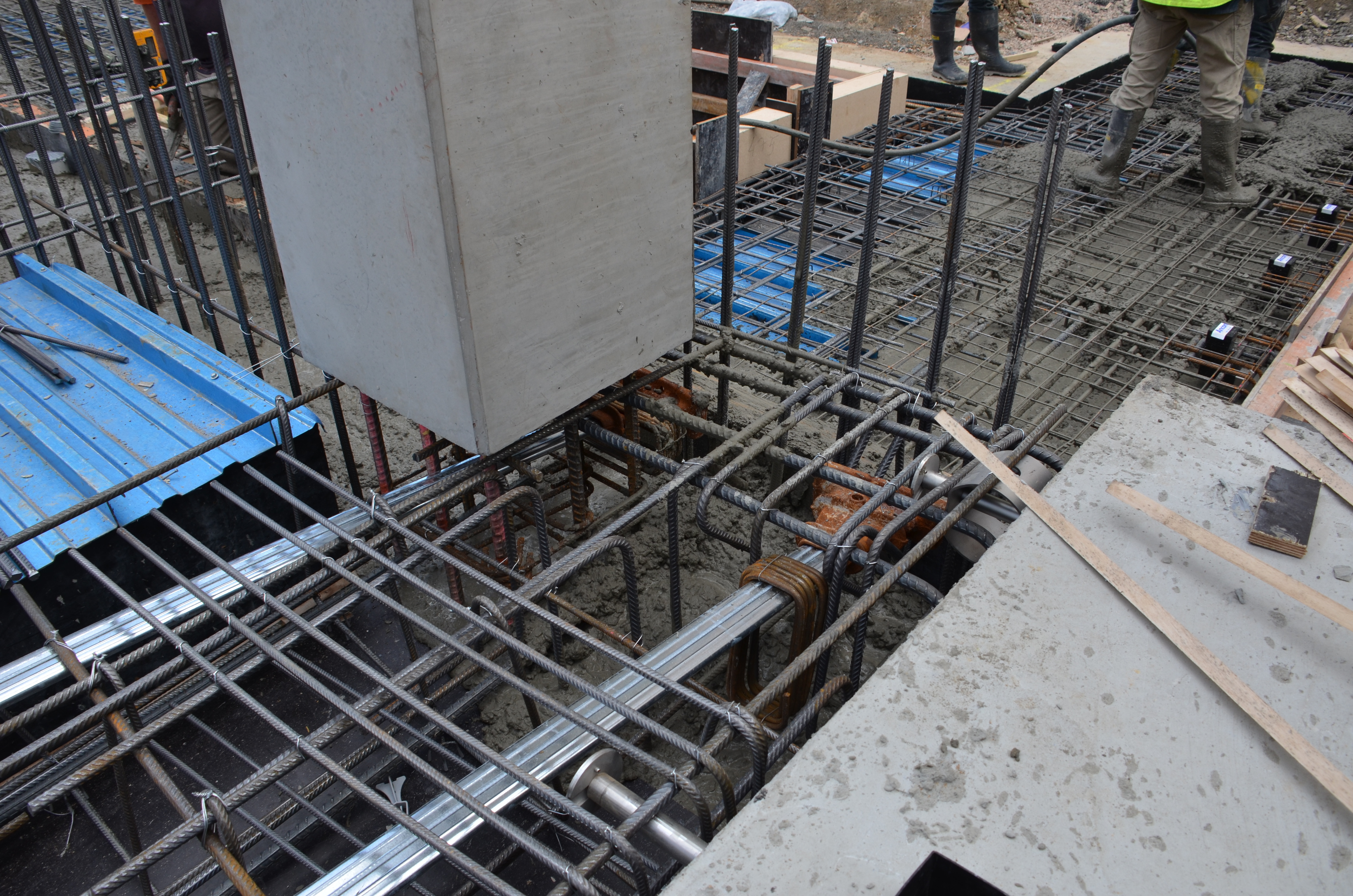 https://archive.abp.unimelb.edu.au/objects/images/Construction/Images/Concrete suspended slabs and beams/Ground level & formwork/DSC_1459.JPG