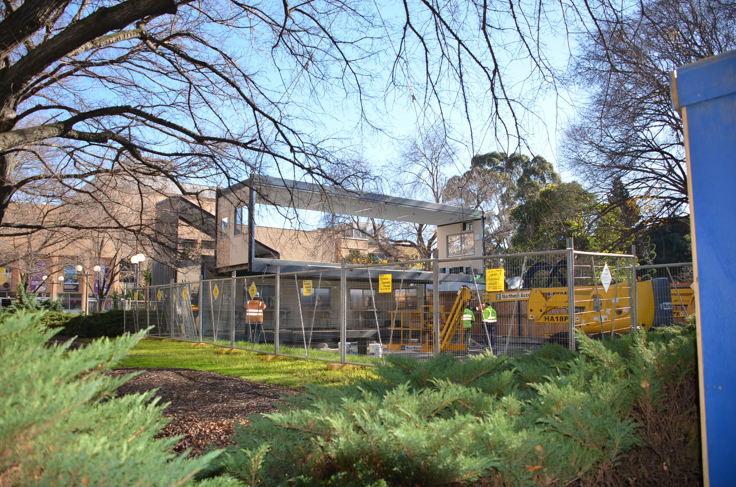 https://archive.abp.unimelb.edu.au/objects/images/Construction/Images/Site facilities/Additional site sheds & fences/DSC_0449.JPG