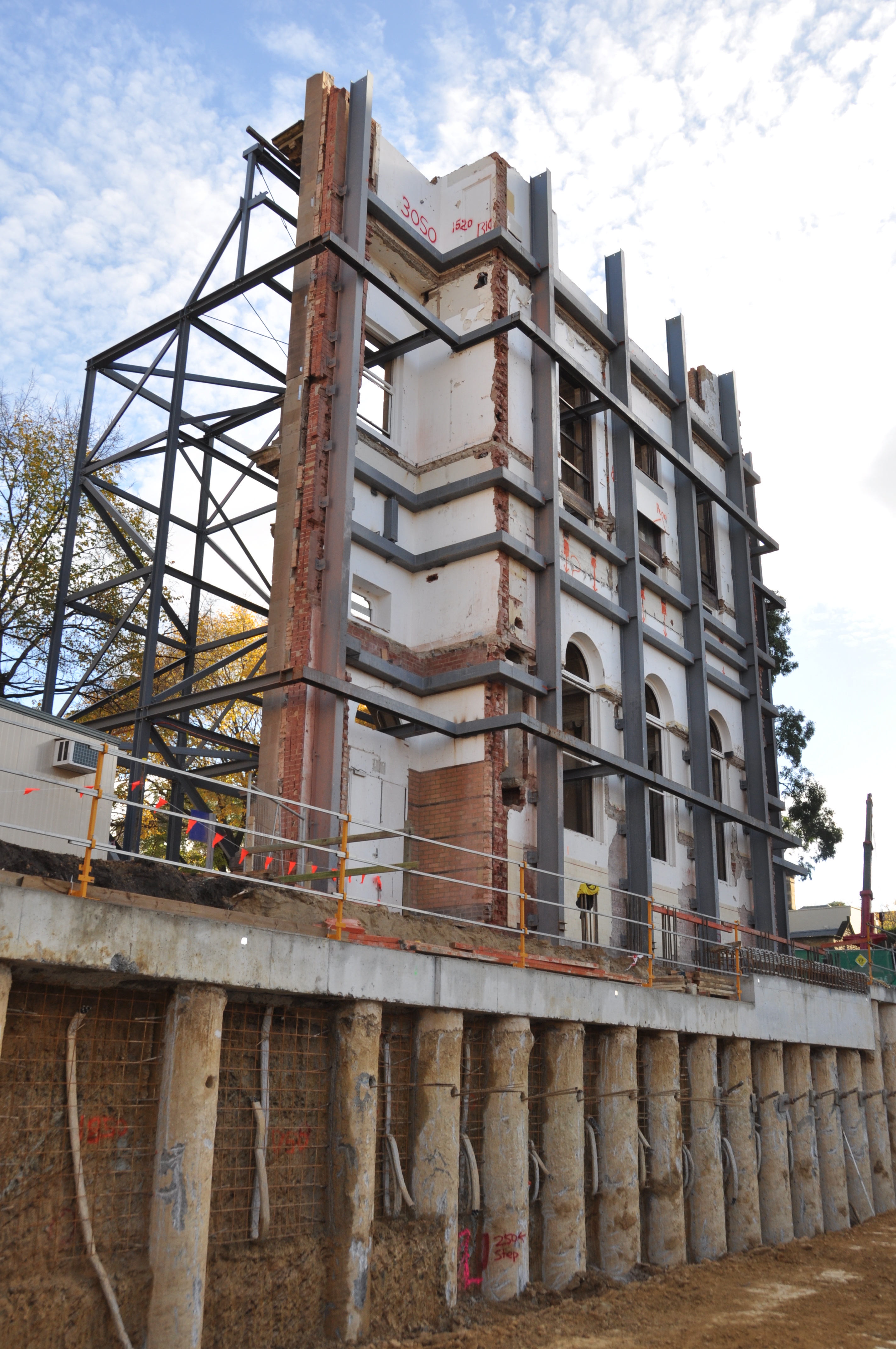 https://archive.abp.unimelb.edu.au/objects/images/Construction/Images/Basement/Bored pier construction/DSC_0177.JPG