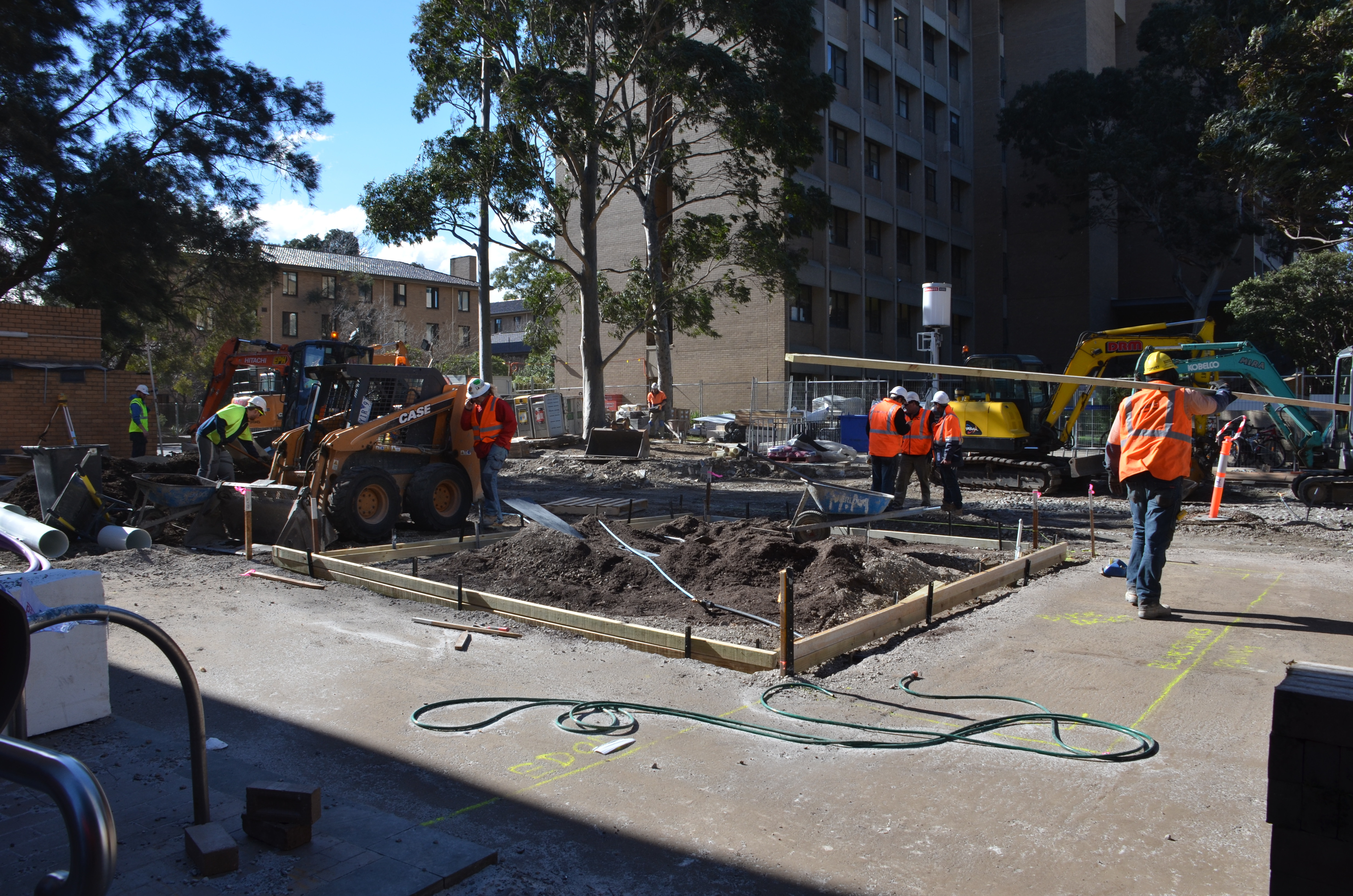 https://archive.abp.unimelb.edu.au/objects/images/Construction/Images/External Works/Groundworks/DSC_9711.JPG