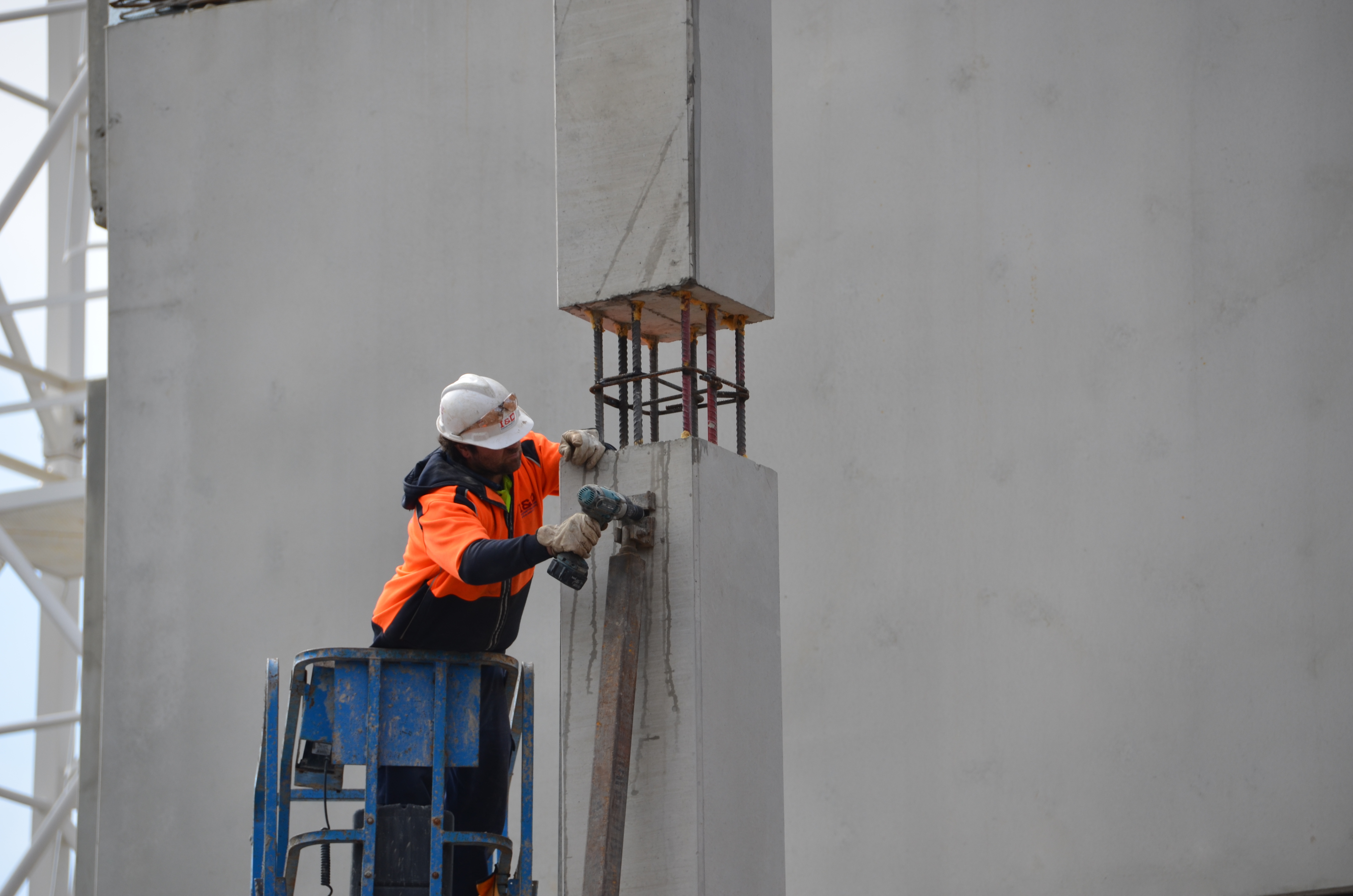 https://archive.abp.unimelb.edu.au/objects/images/Construction/Images/Precast structural concrete walls and columns/Levesl 2-5/DSC_2146.JPG