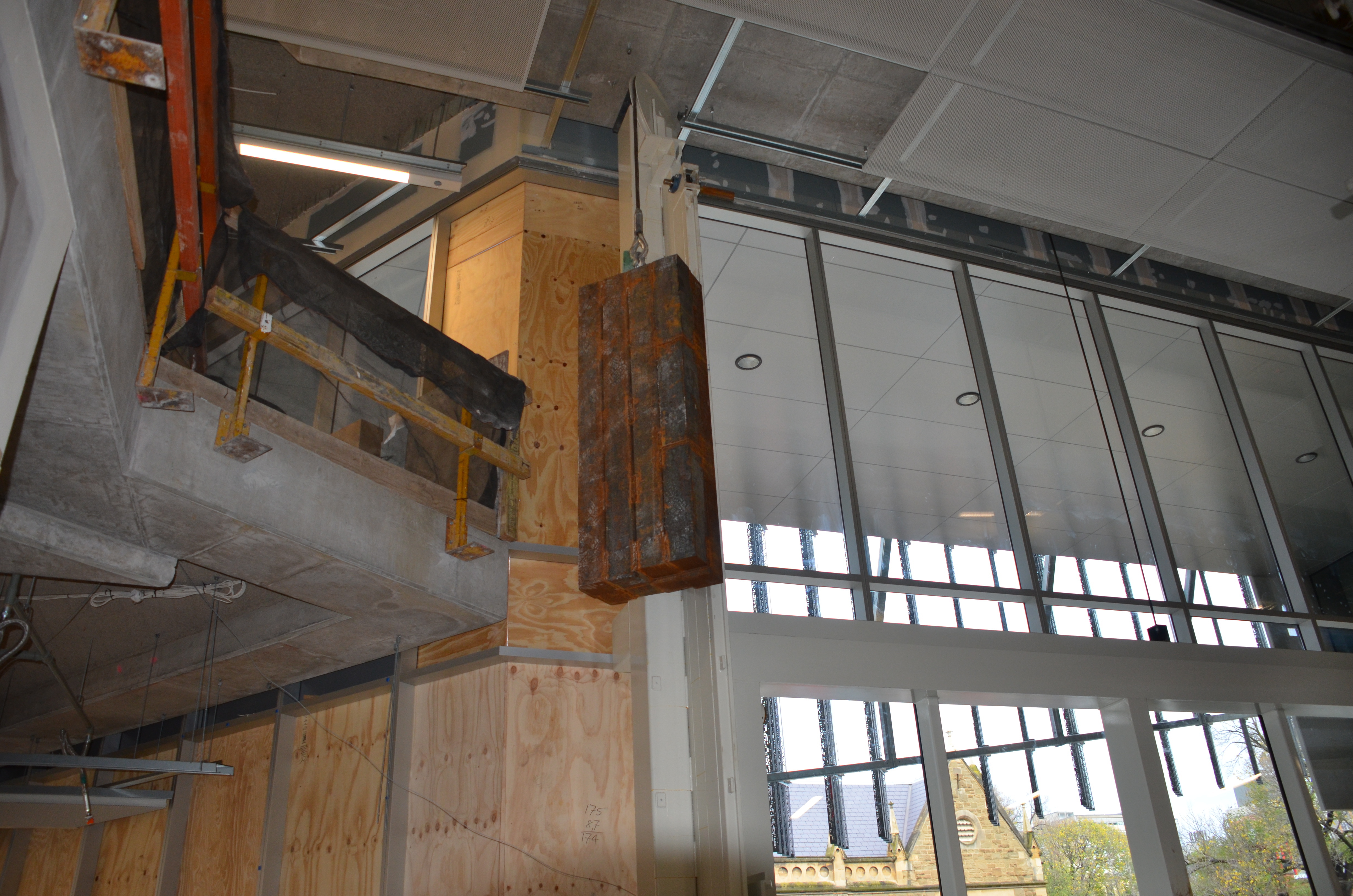 https://archive.abp.unimelb.edu.au/objects/images/Construction/Images/Doors and door frames/Atrium vertical sliding glazed door/DSC_8355.JPG