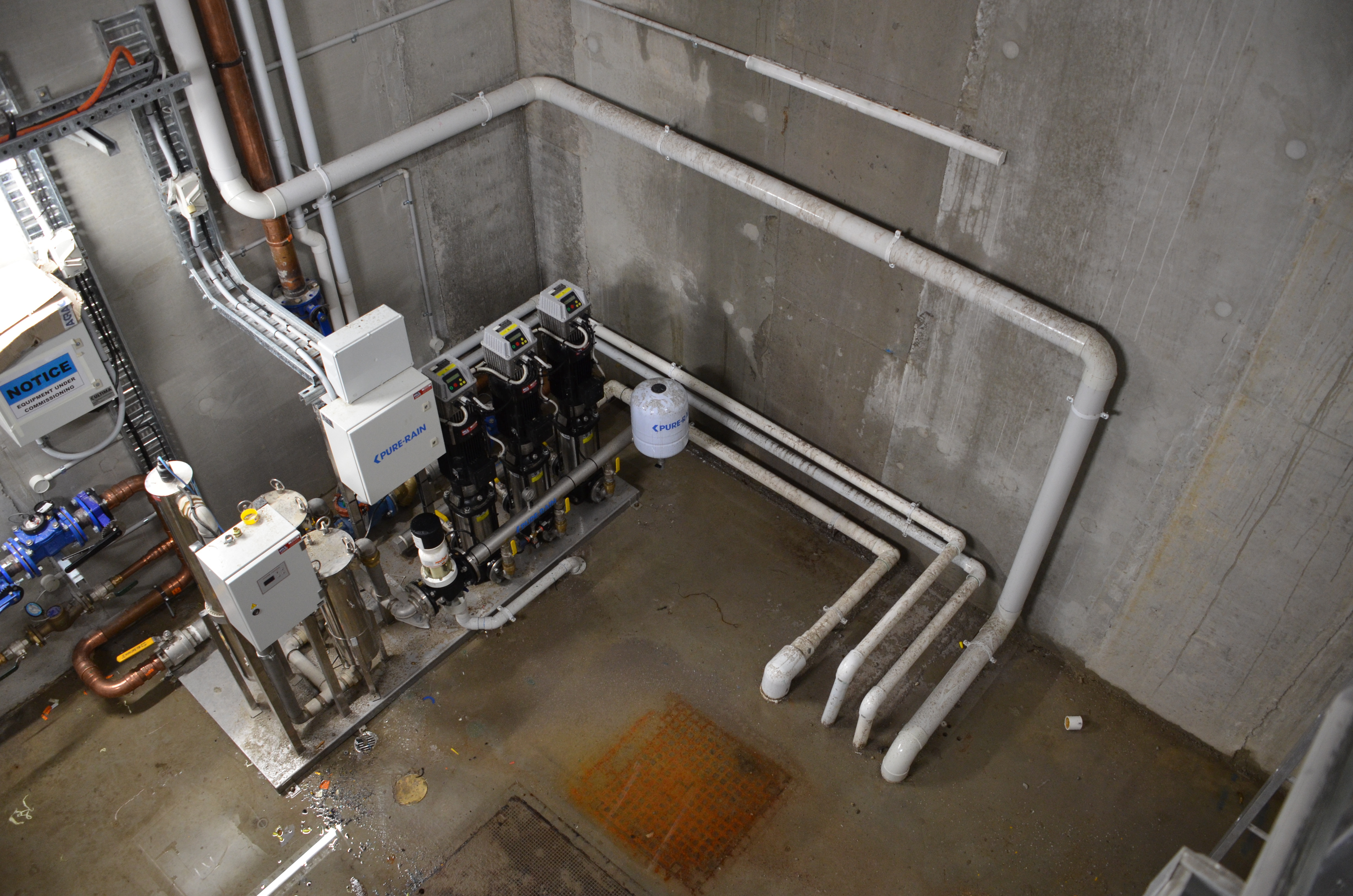 https://archive.abp.unimelb.edu.au/objects/images/Construction/Images/Water storage tank & pump room/DSD_0468.JPG https://archive.abp.unimelb.edu.au/objects/images/Construction/Images/Water storage tank & pump room/DSD_0468.JPG