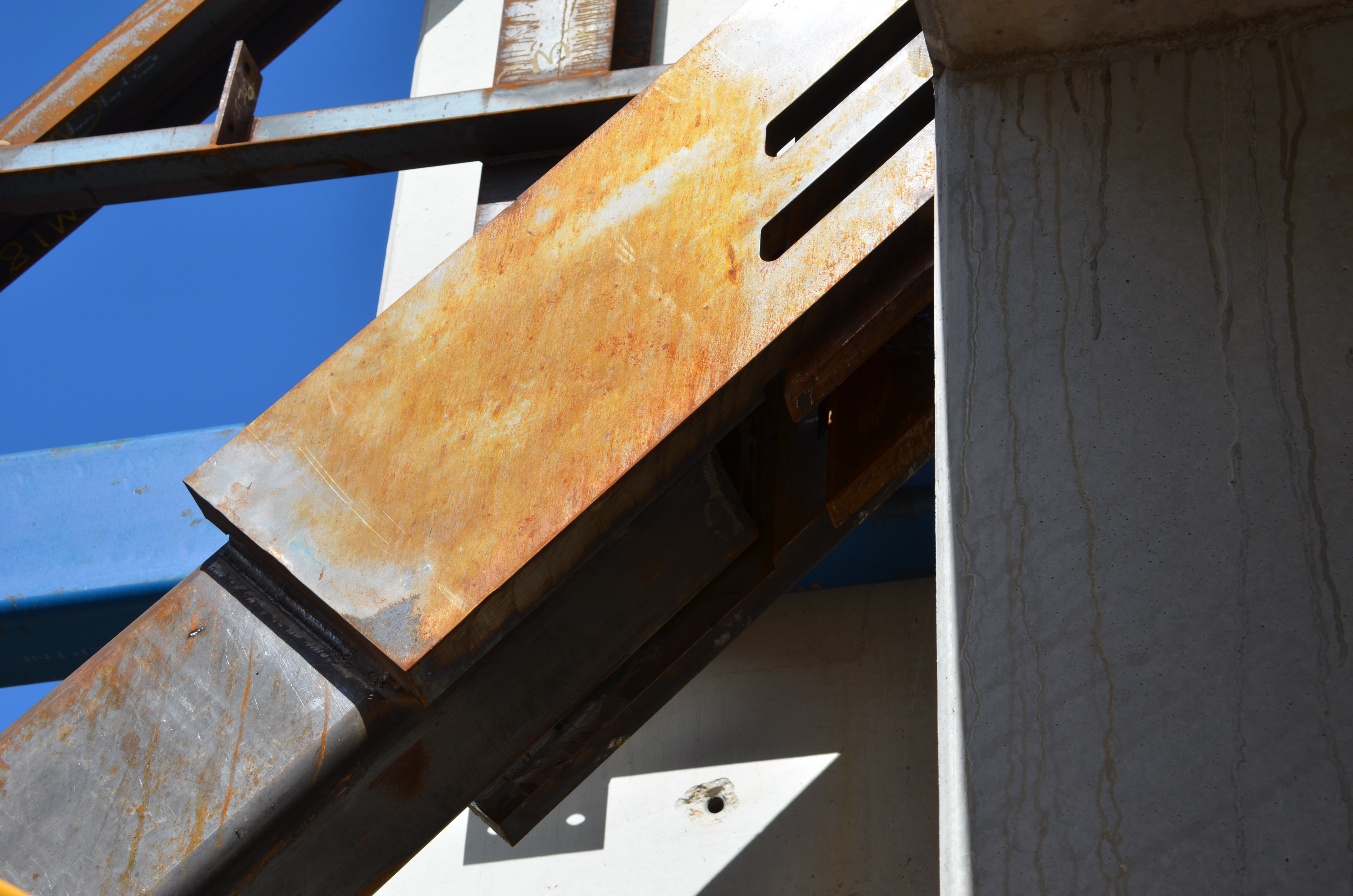 https://archive.abp.unimelb.edu.au/objects/images/Construction/Images/Structural steel/Cantilever/Erection/DSC_4621.JPG