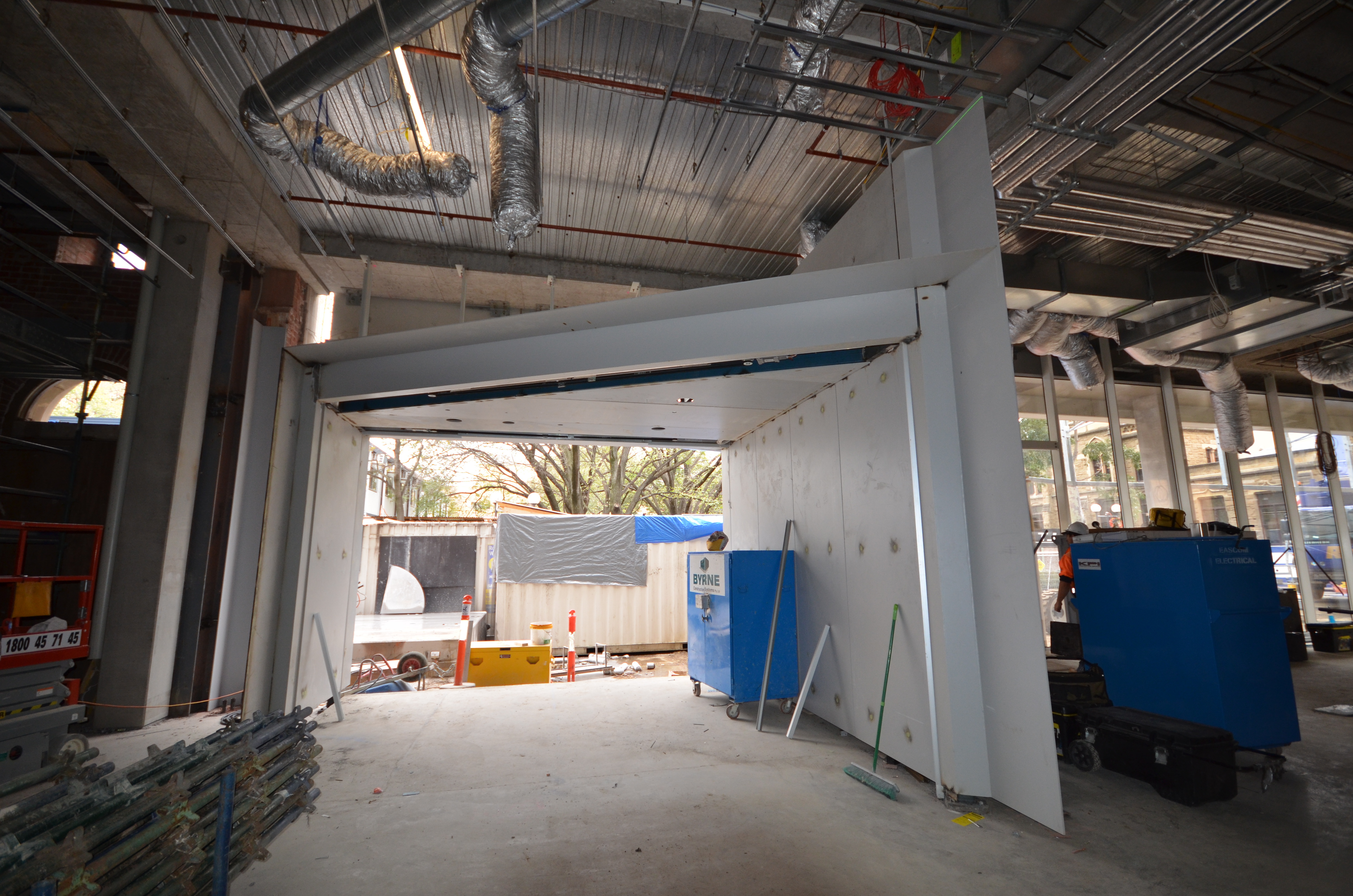 https://archive.abp.unimelb.edu.au/objects/images/Construction/Images/Doors and door frames/Entries/DSC_8284.JPG