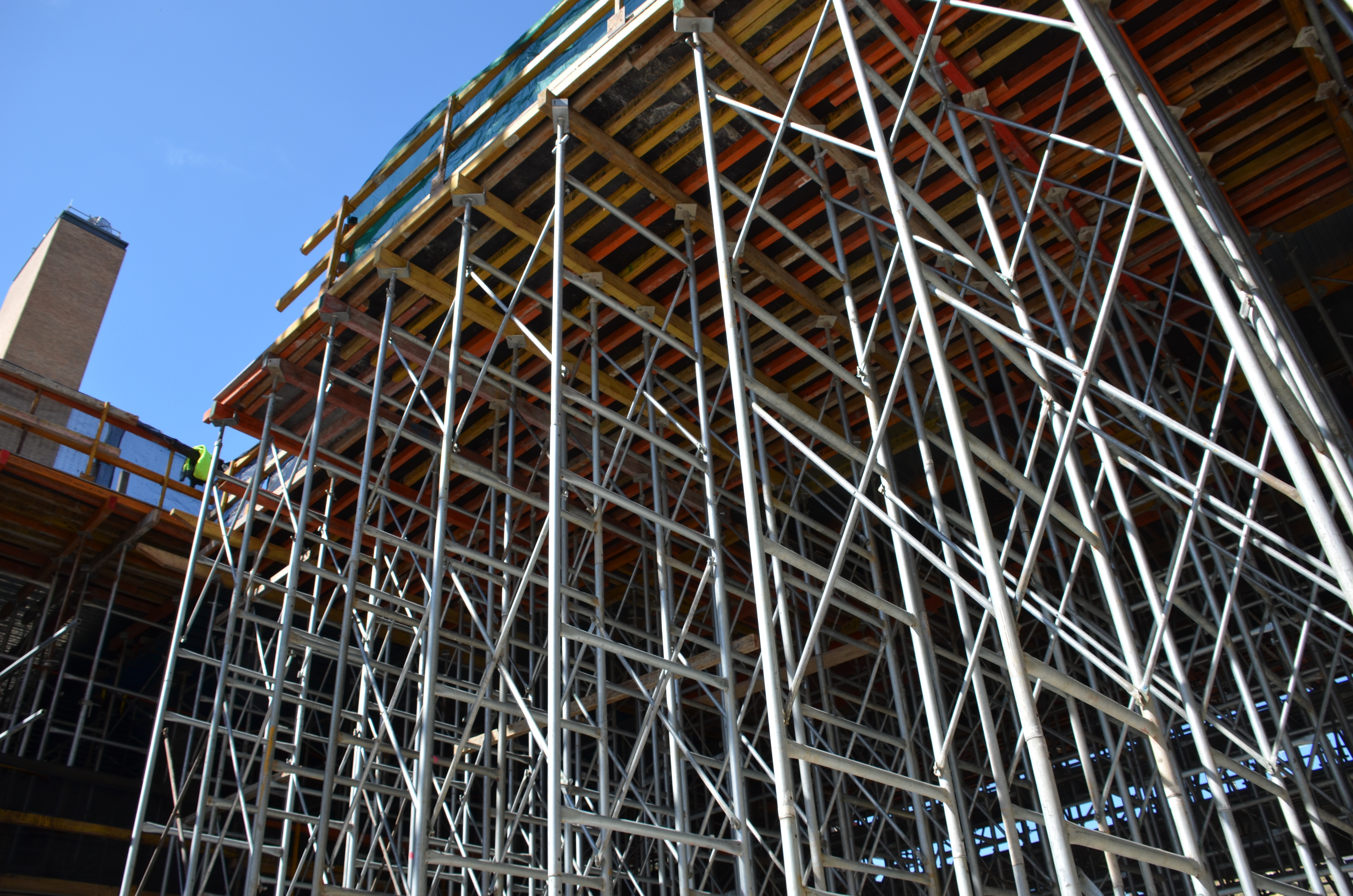 https://archive.abp.unimelb.edu.au/objects/images/Construction/Images/Concrete suspended slabs and beams/Levels 1-5 & formwork/DSC_2540.JPG