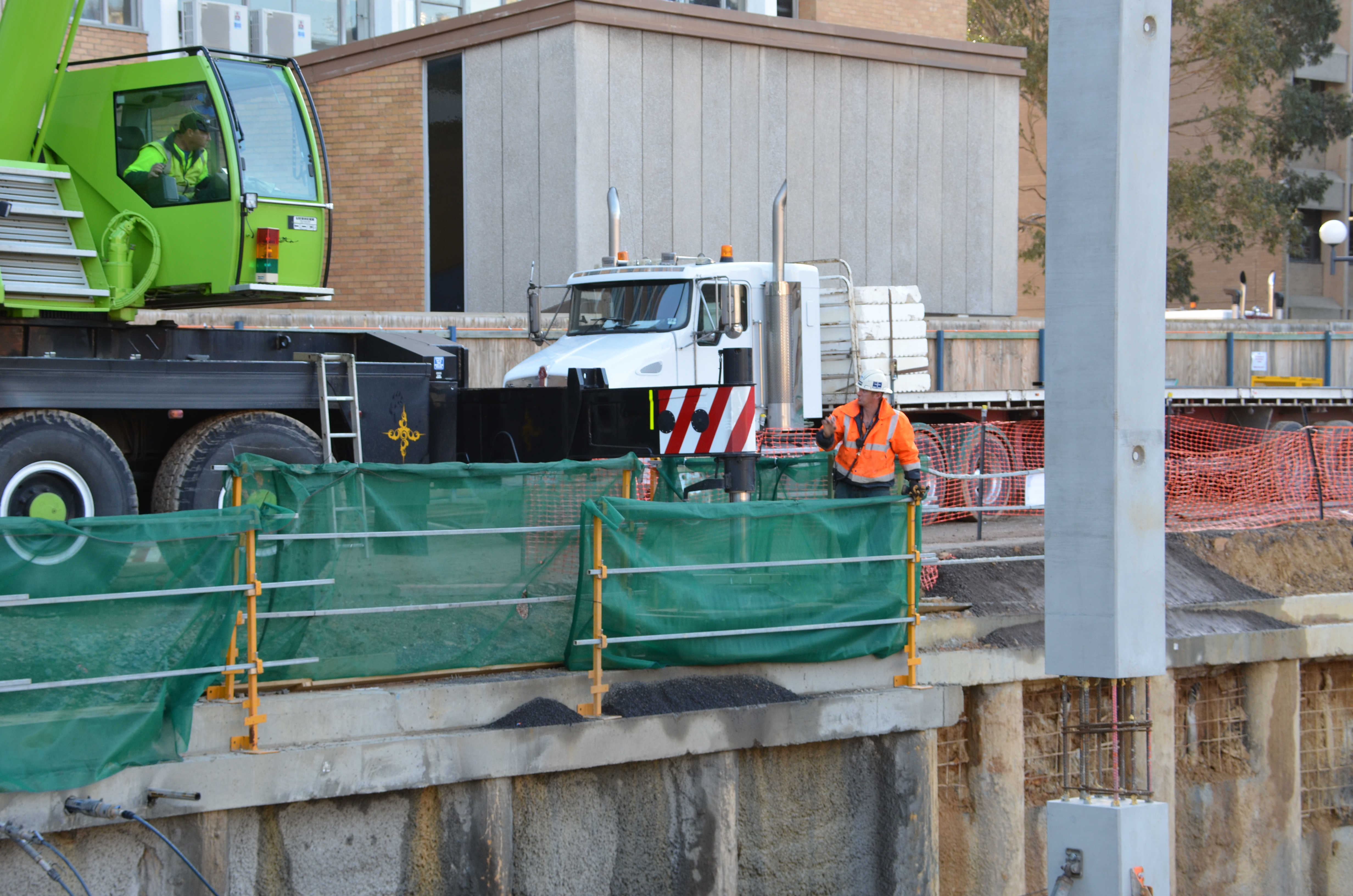 https://archive.abp.unimelb.edu.au/objects/images/Construction/Images/Precast structural concrete walls and columns/Basement/DSC_1123.JPG