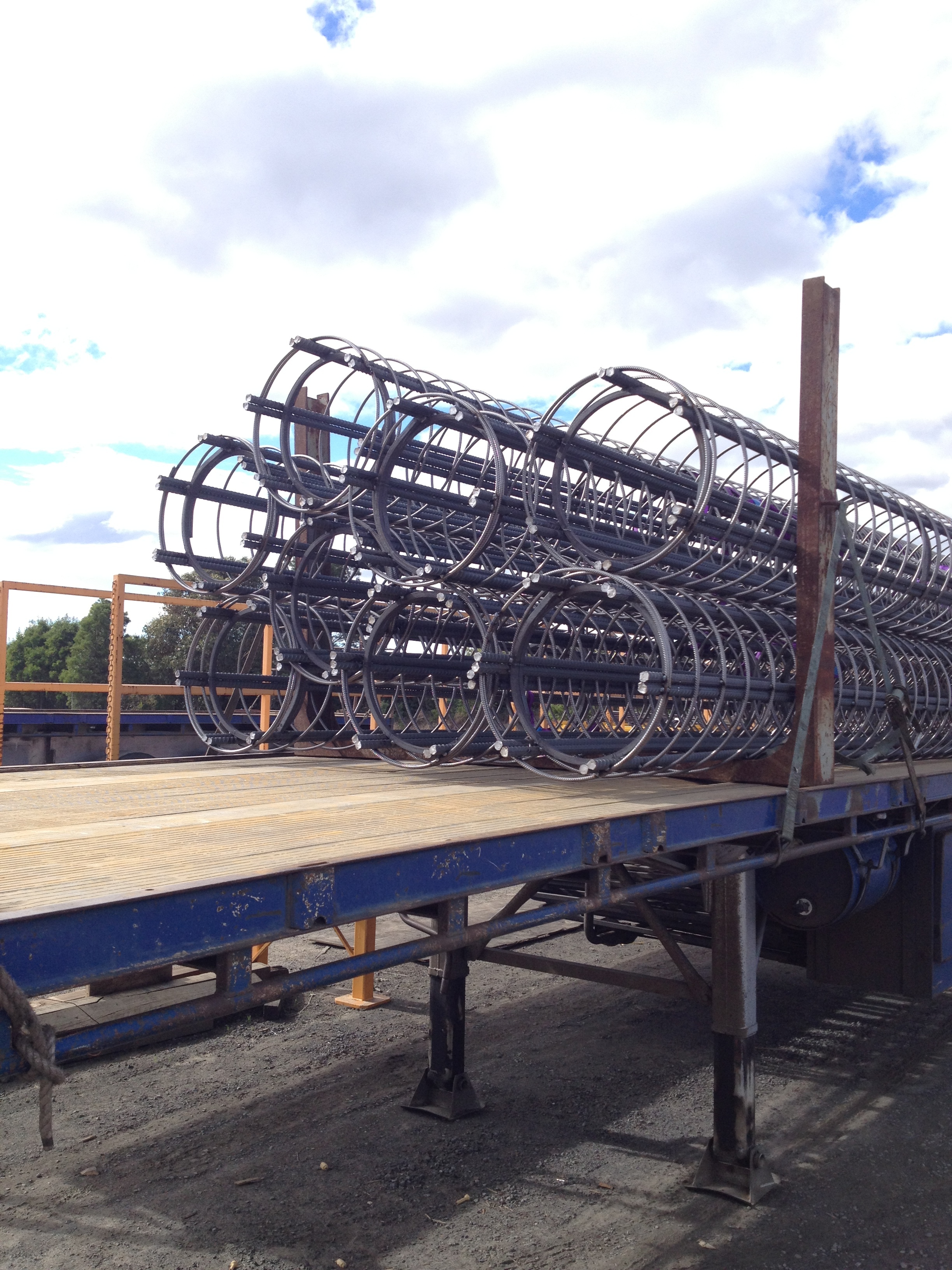 https://archive.abp.unimelb.edu.au/objects/images/Construction/Images/Basement/BM Bored pier reinforcement fabrication/IMG_0900.jpg