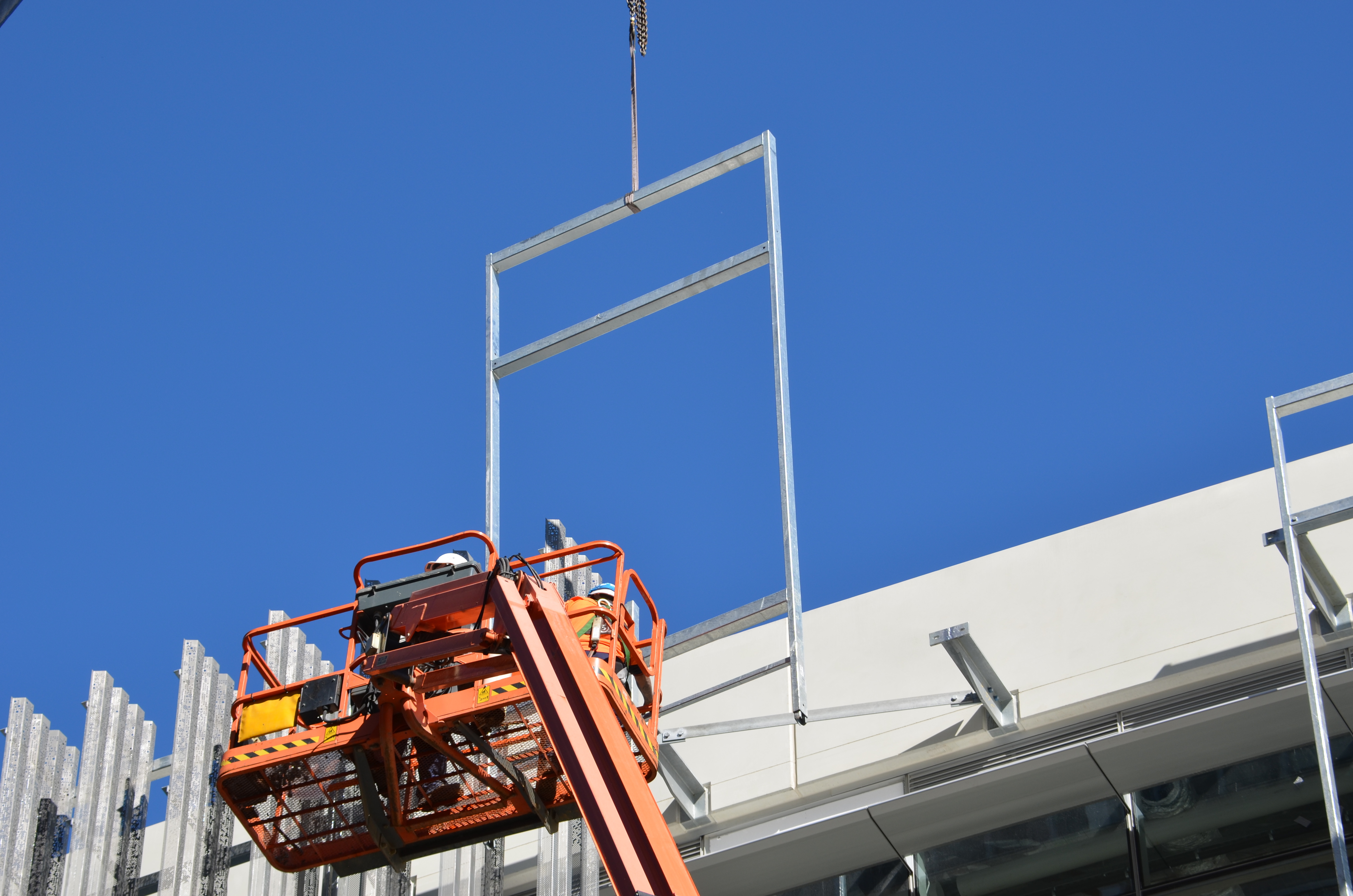 https://archive.abp.unimelb.edu.au/objects/images/Construction/Images/Facades/Zinc screens & access platforms/Zinc screens and frames/DSC_6574.JPG