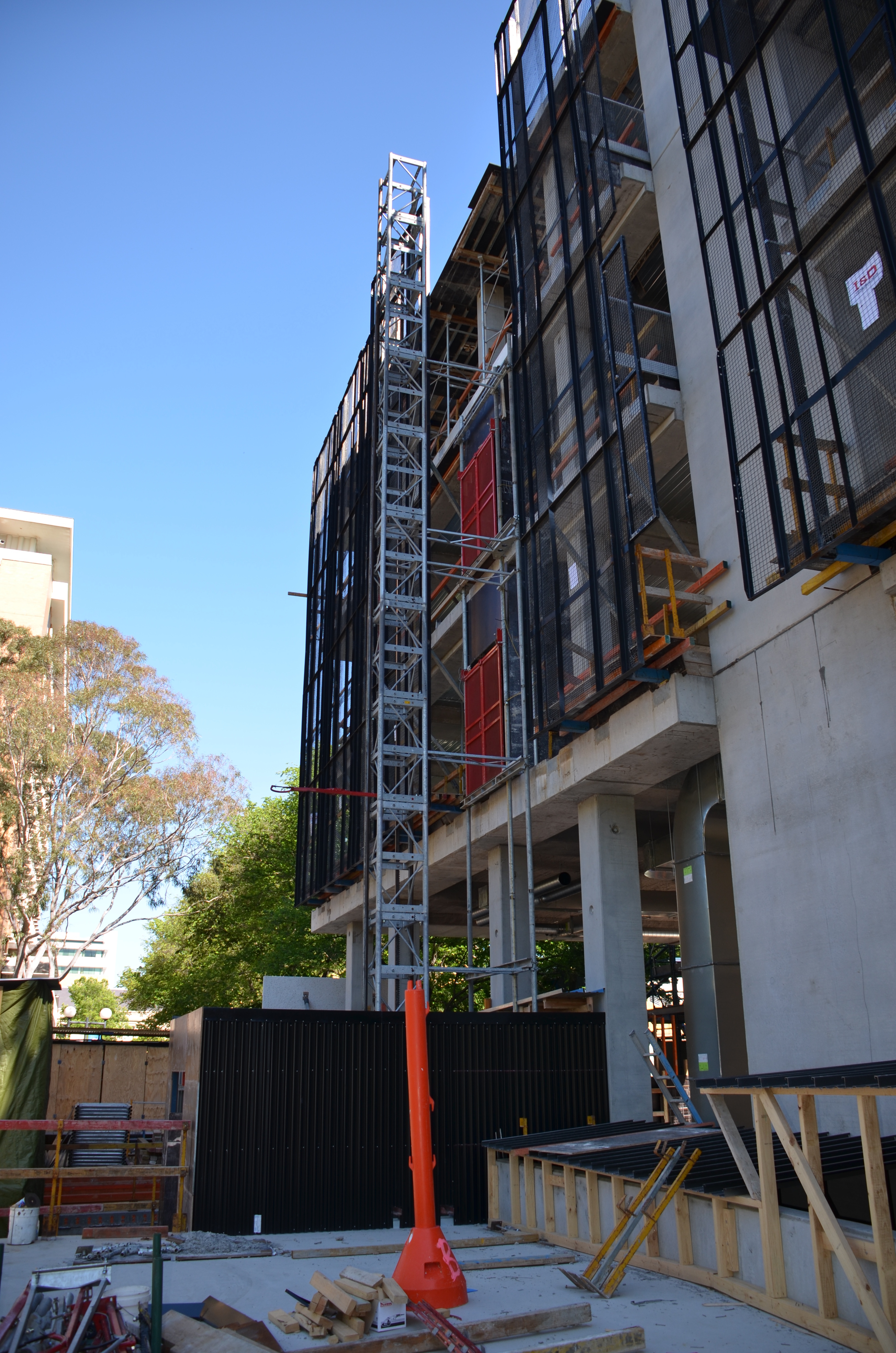 https://archive.abp.unimelb.edu.au/objects/images/Construction/Images/Plant and Equipment/Scanclimber hoist/DSC_3355.JPG https://archive.abp.unimelb.edu.au/objects/images/Construction/Images/Plant and Equipment/Scanclimber hoist/DSC_3355.JPG
