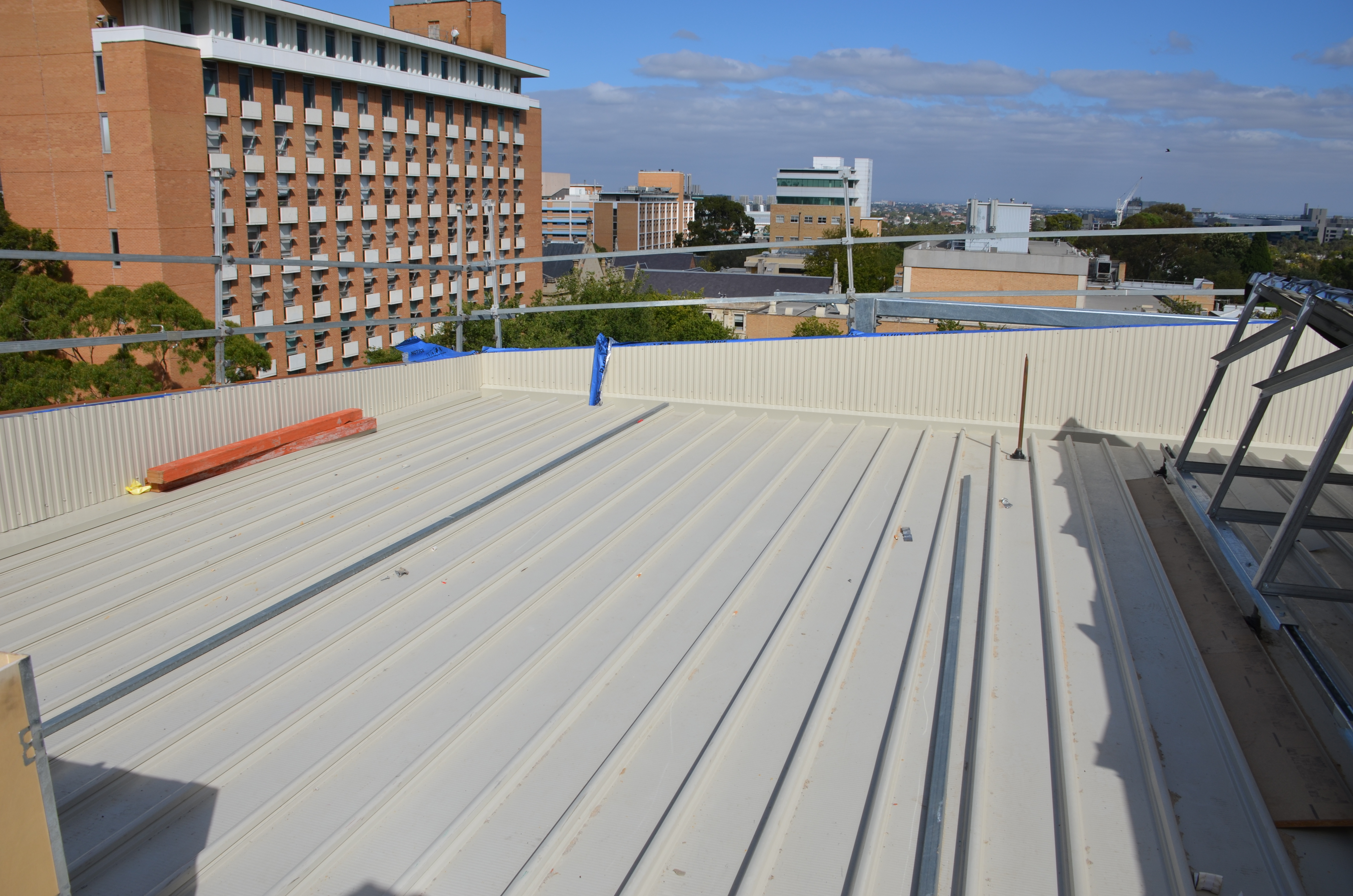 https://archive.abp.unimelb.edu.au/objects/images/Construction/Images/Roof/Roof sheeting, flashings and gutters/DSC_6081.JPG https://archive.abp.unimelb.edu.au/objects/images/Construction/Images/Roof/Roof sheeting, flashings and gutters/DSC_6081.JPG
