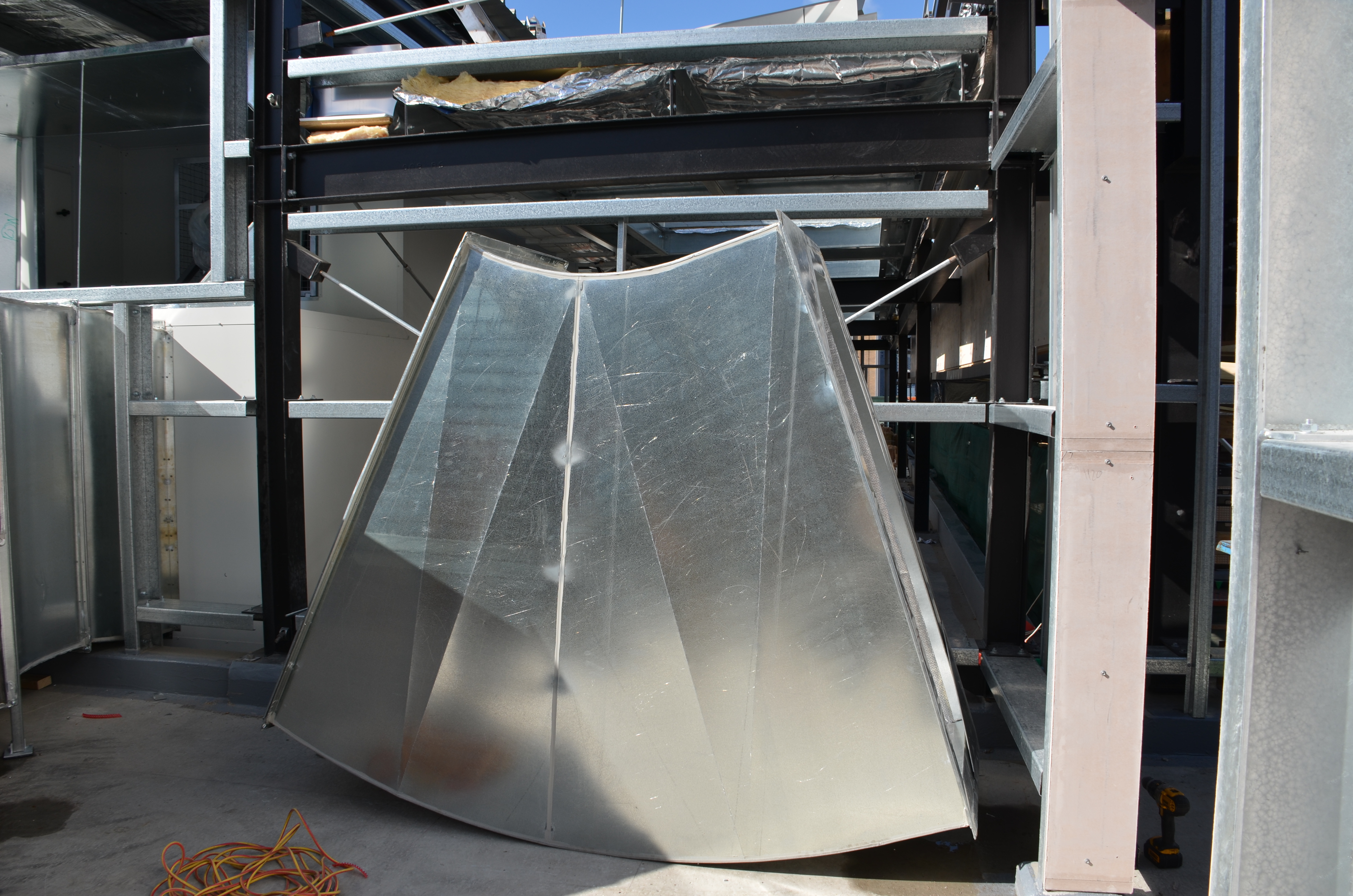 https://archive.abp.unimelb.edu.au/objects/images/Construction/Images/Services/Mechanical/Roof level plant/DSC_5425.JPG