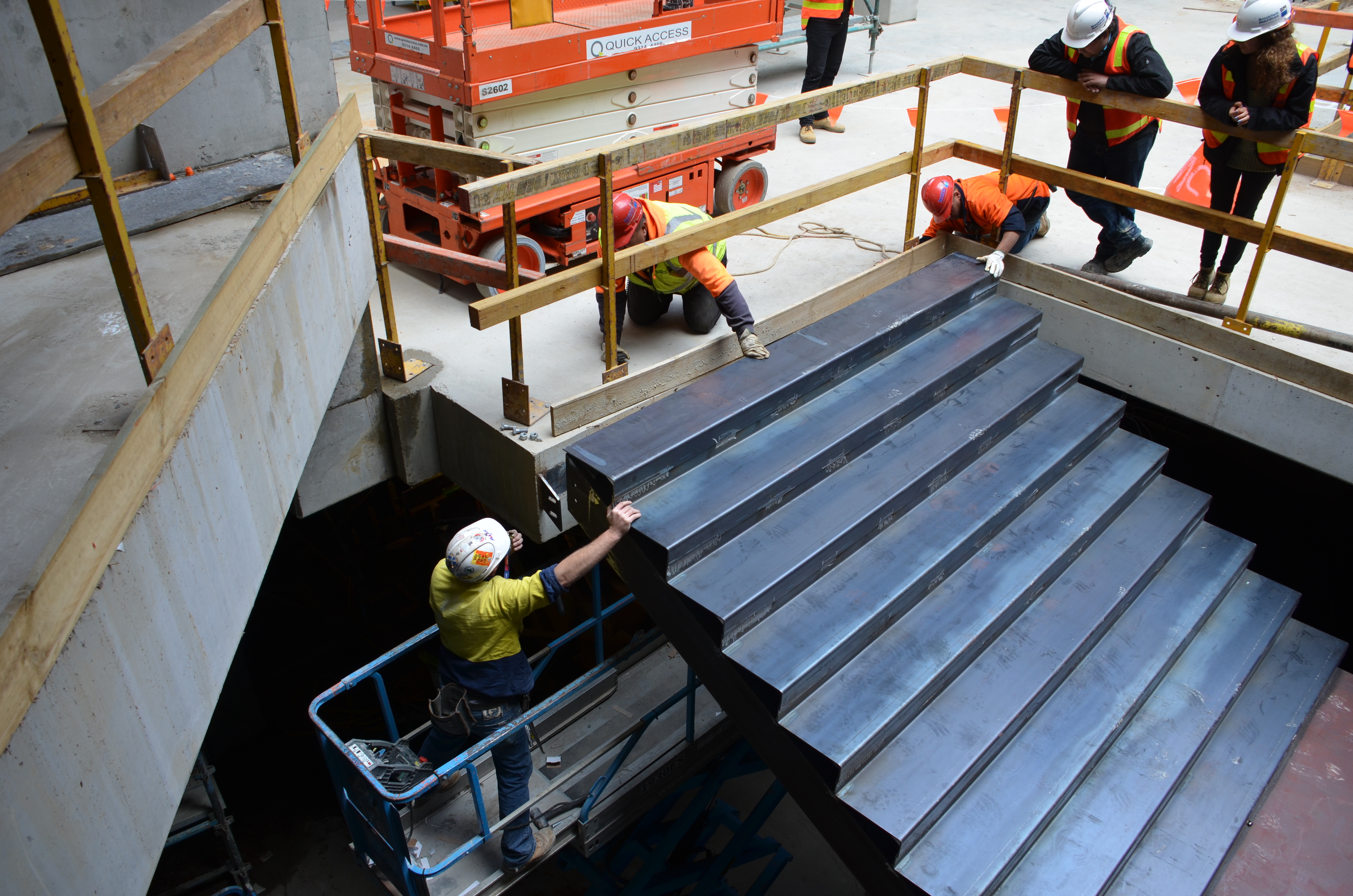 https://archive.abp.unimelb.edu.au/objects/images/Construction/Images/Stairs, walkways and balustrades/G & H structural steel stairs/DSC_3091.JPG