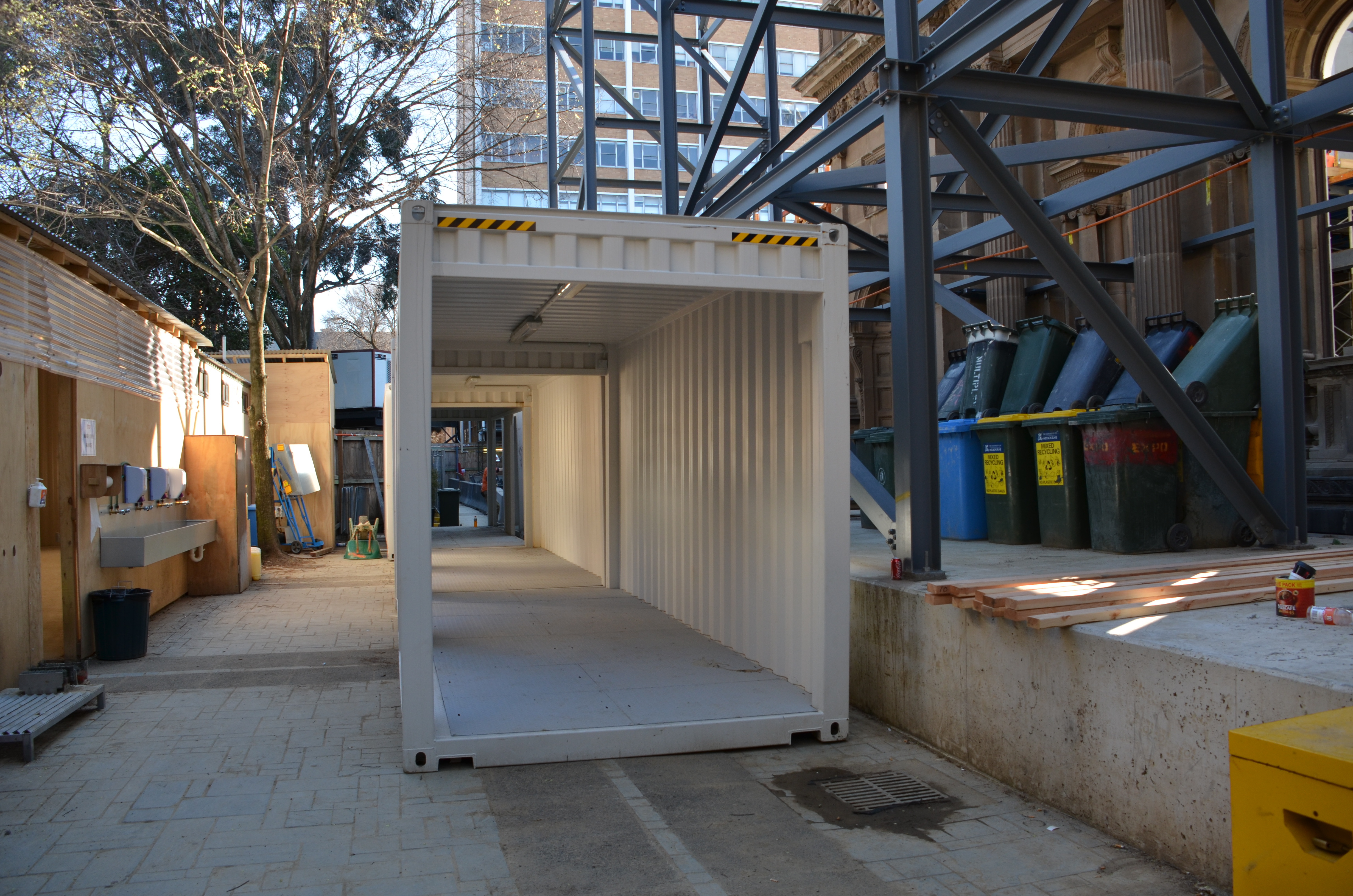 https://archive.abp.unimelb.edu.au/objects/images/Construction/Images/Site facilities/Additional site sheds & fences/DSC_2325.JPG https://archive.abp.unimelb.edu.au/objects/images/Construction/Images/Site facilities/Additional site sheds & fences/DSC_2325.JPG