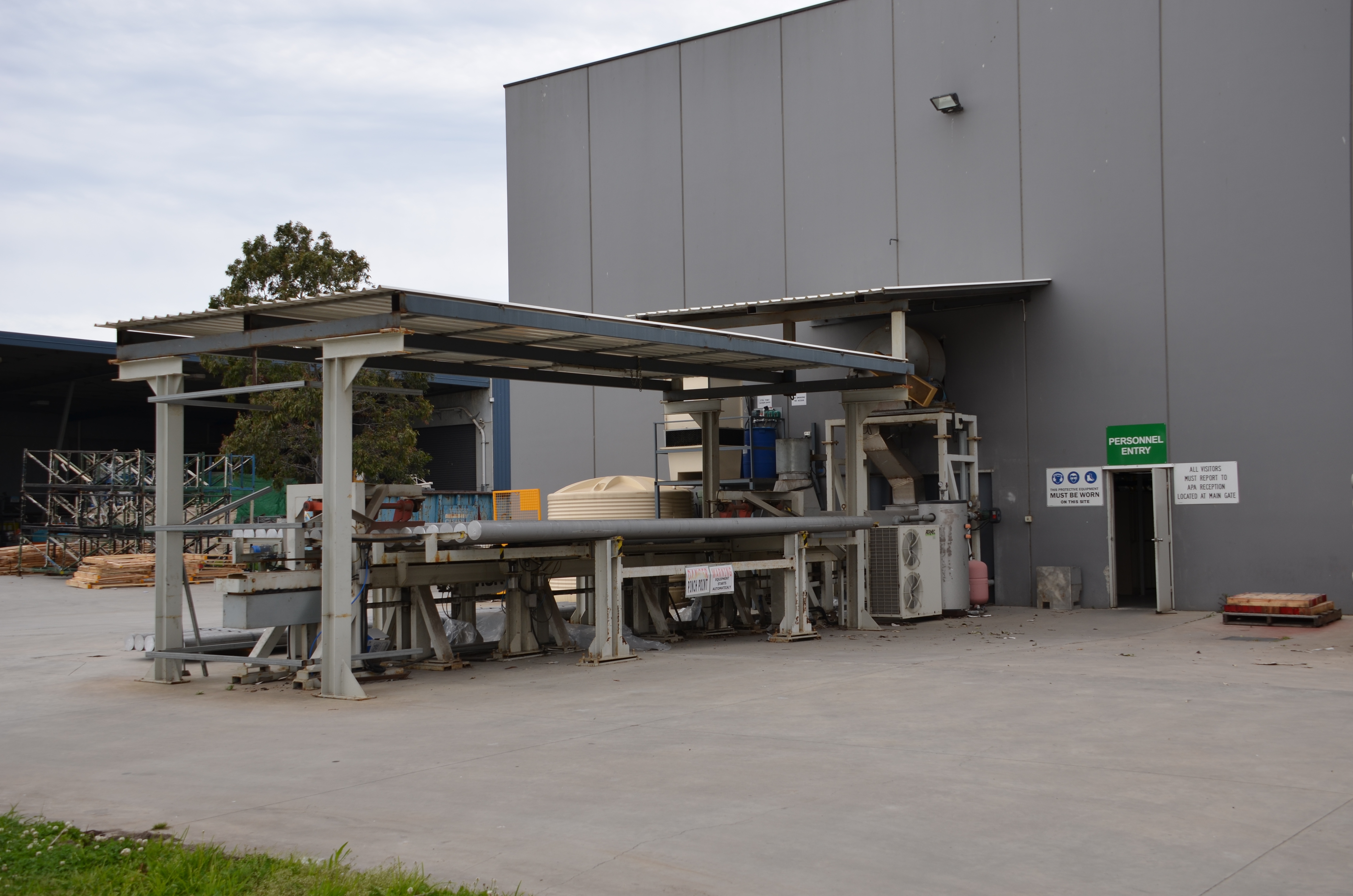 https://archive.abp.unimelb.edu.au/objects/images/Construction/Images/Windows and internal glazing/Aluminium Industries extrusion factory/DSC_2851.JPG https://archive.abp.unimelb.edu.au/objects/images/Construction/Images/Windows and internal glazing/Aluminium Industries extrusion factory/DSC_2851.JPG