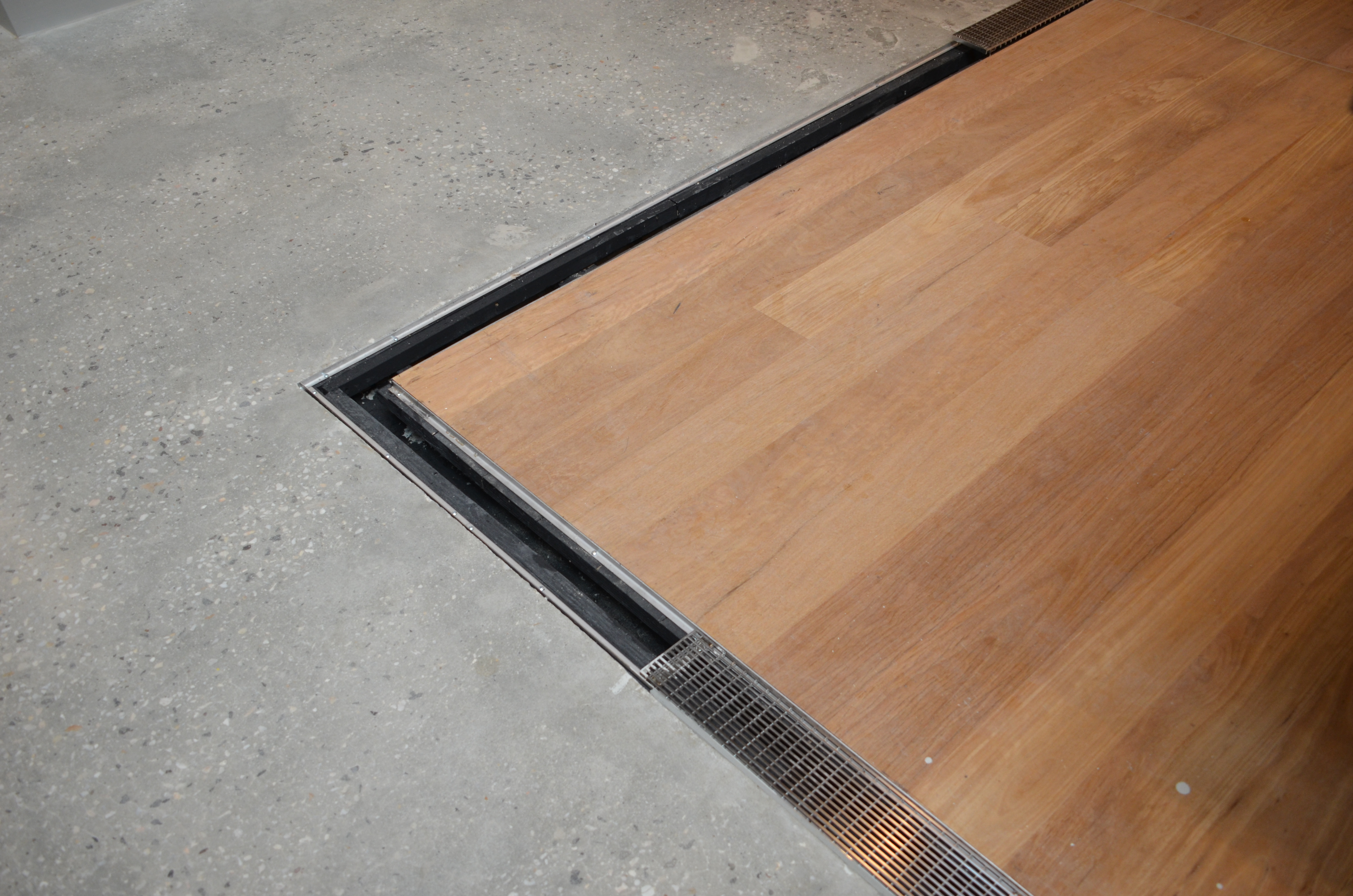 https://archive.abp.unimelb.edu.au/objects/images/Construction/Images/Floors and finishes/Atrium timber/DSC_9796.JPG