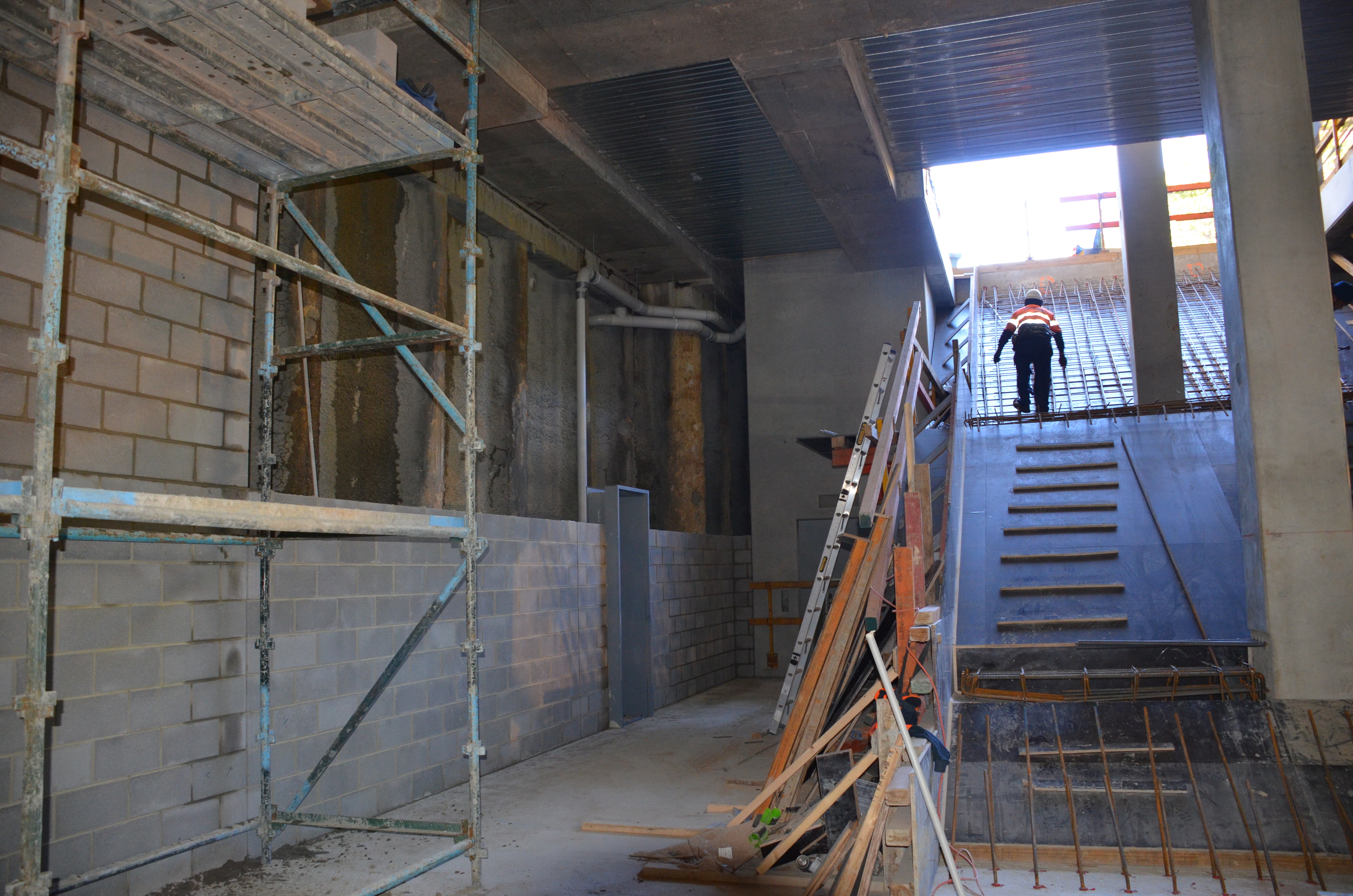 https://archive.abp.unimelb.edu.au/objects/images/Construction/Images/Stairs, walkways and balustrades/Concrete/To main lecture theatre/DSC_3116.JPG