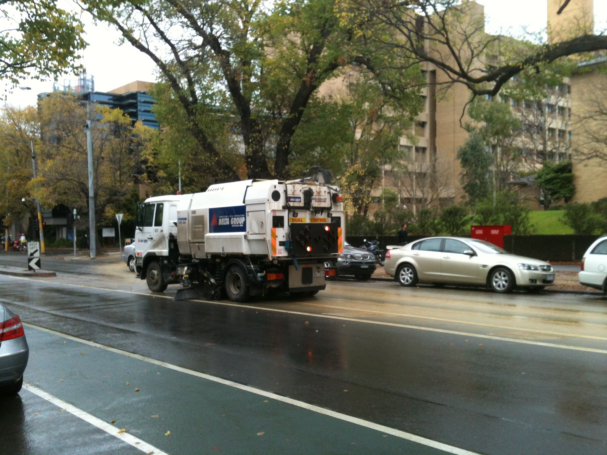 https://archive.abp.unimelb.edu.au/objects/images/Construction/Images/Site facilities/Traffic management & cleanup/DSC_0010D.JPG https://archive.abp.unimelb.edu.au/objects/images/Construction/Images/Site facilities/Traffic management & cleanup/DSC_0010D.JPG