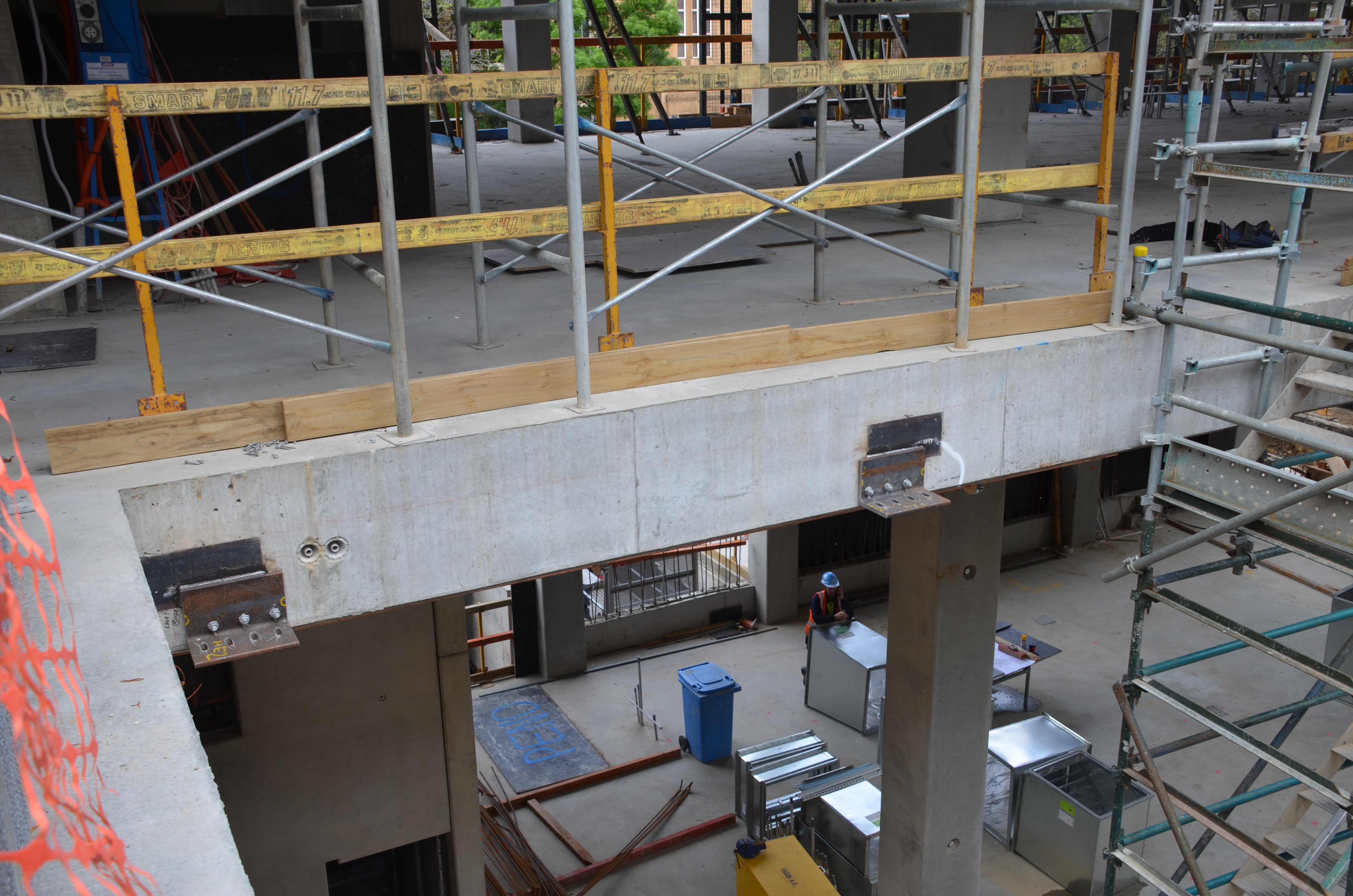 https://archive.abp.unimelb.edu.au/objects/images/Construction/Images/Stairs, walkways and balustrades/G & H structural steel stairs/DSC_3073.JPG
