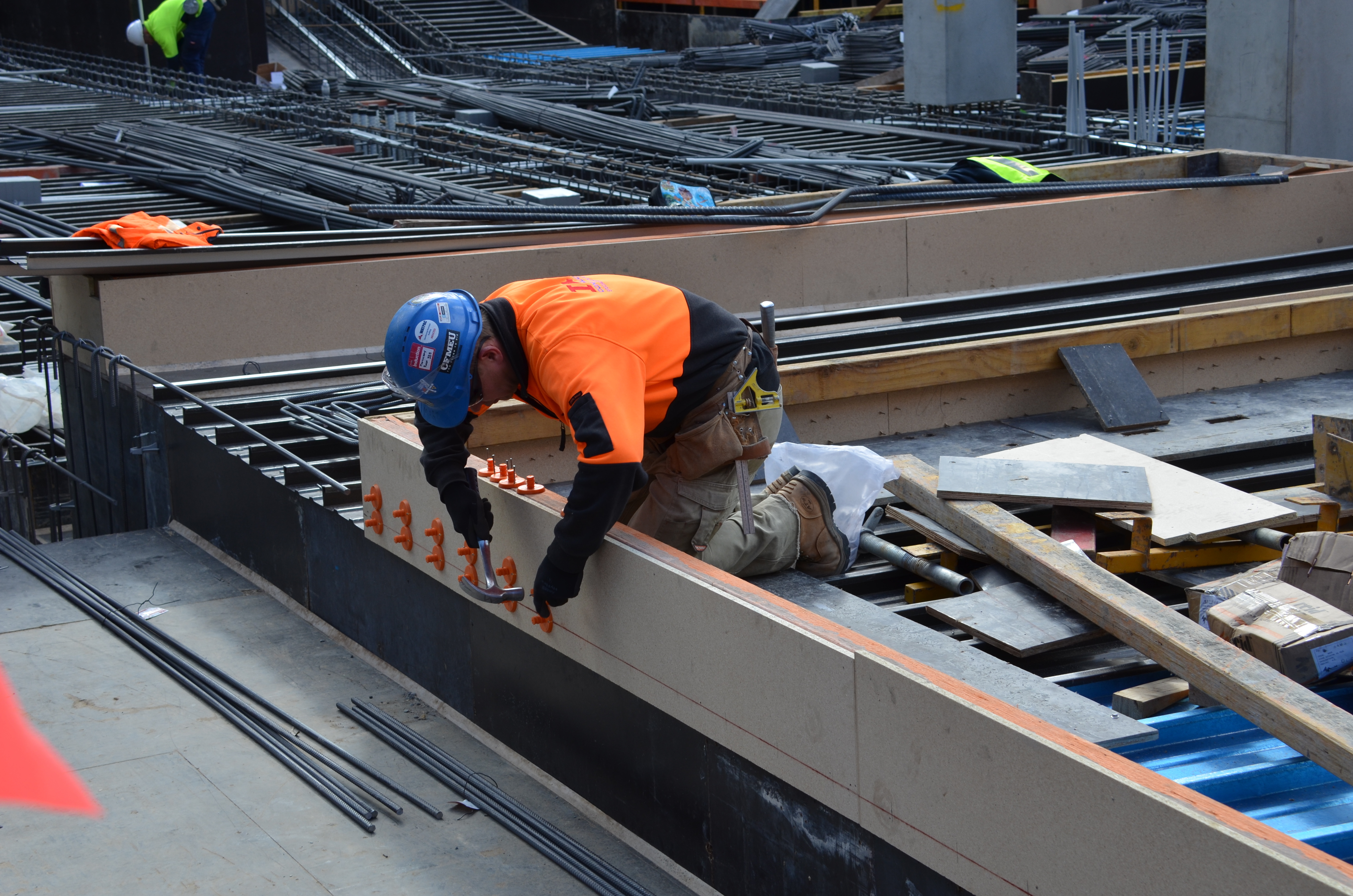 https://archive.abp.unimelb.edu.au/objects/images/Construction/Images/Concrete suspended slabs and beams/Ground level & formwork/DSC_1387.JPG https://archive.abp.unimelb.edu.au/objects/images/Construction/Images/Concrete suspended slabs and beams/Ground level & formwork/DSC_1387.JPG