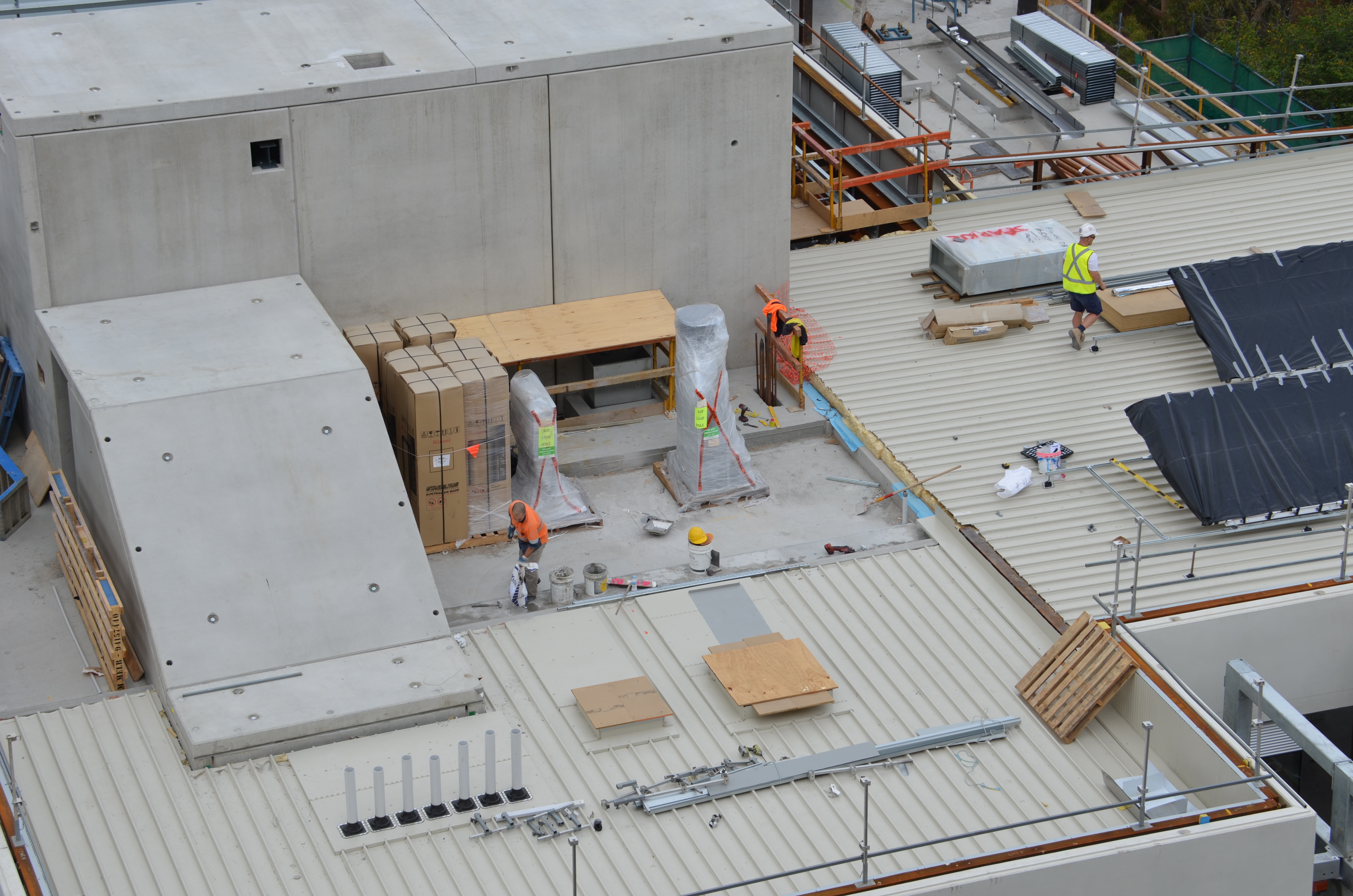 https://archive.abp.unimelb.edu.au/objects/images/Construction/Images/Roof/Roof sheeting, flashings and gutters/DSC_5354.JPG https://archive.abp.unimelb.edu.au/objects/images/Construction/Images/Roof/Roof sheeting, flashings and gutters/DSC_5354.JPG