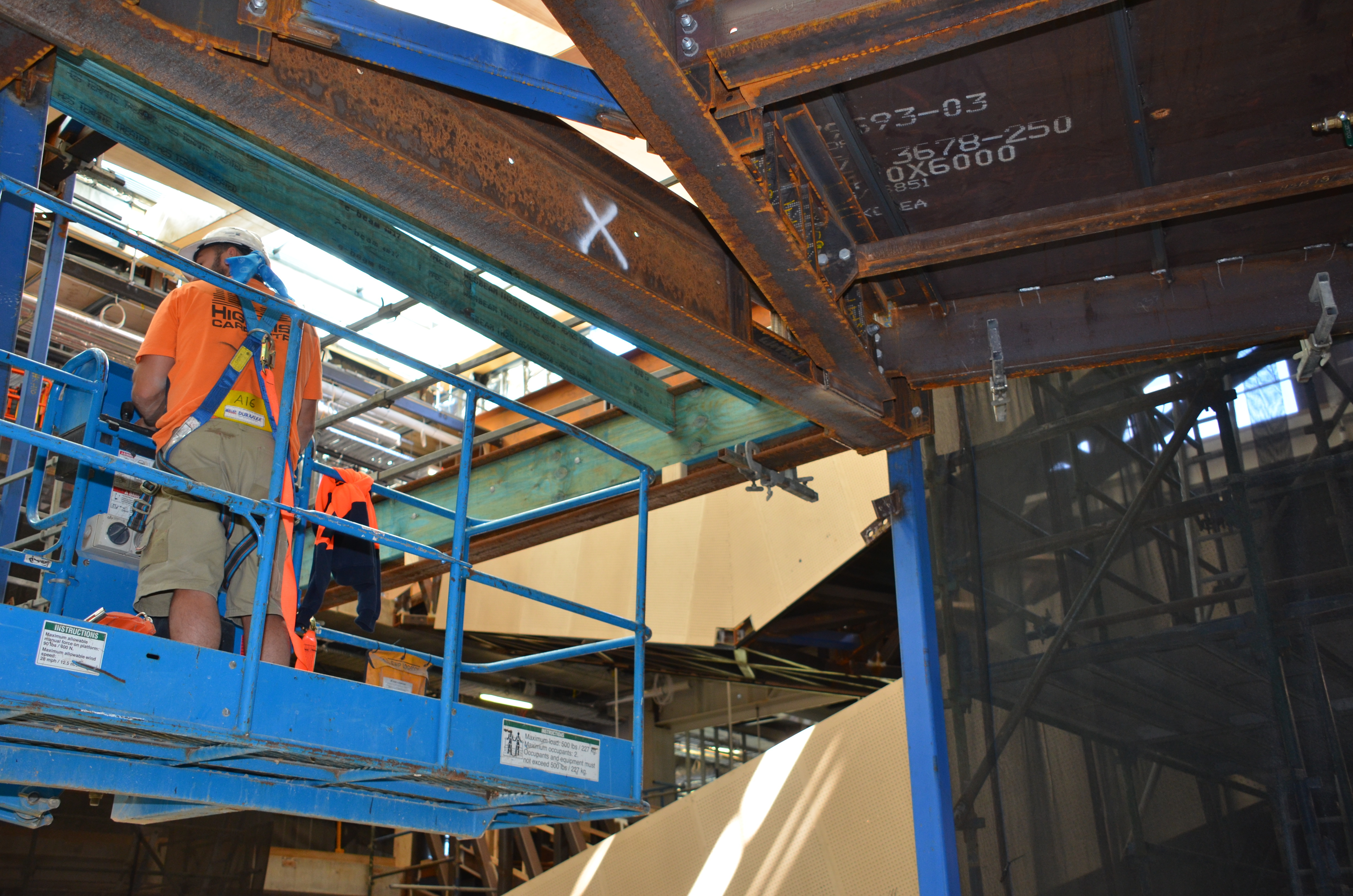 https://archive.abp.unimelb.edu.au/objects/images/Construction/Images/Hanging studio/Timber floors and plywood/DSC_6533.JPG