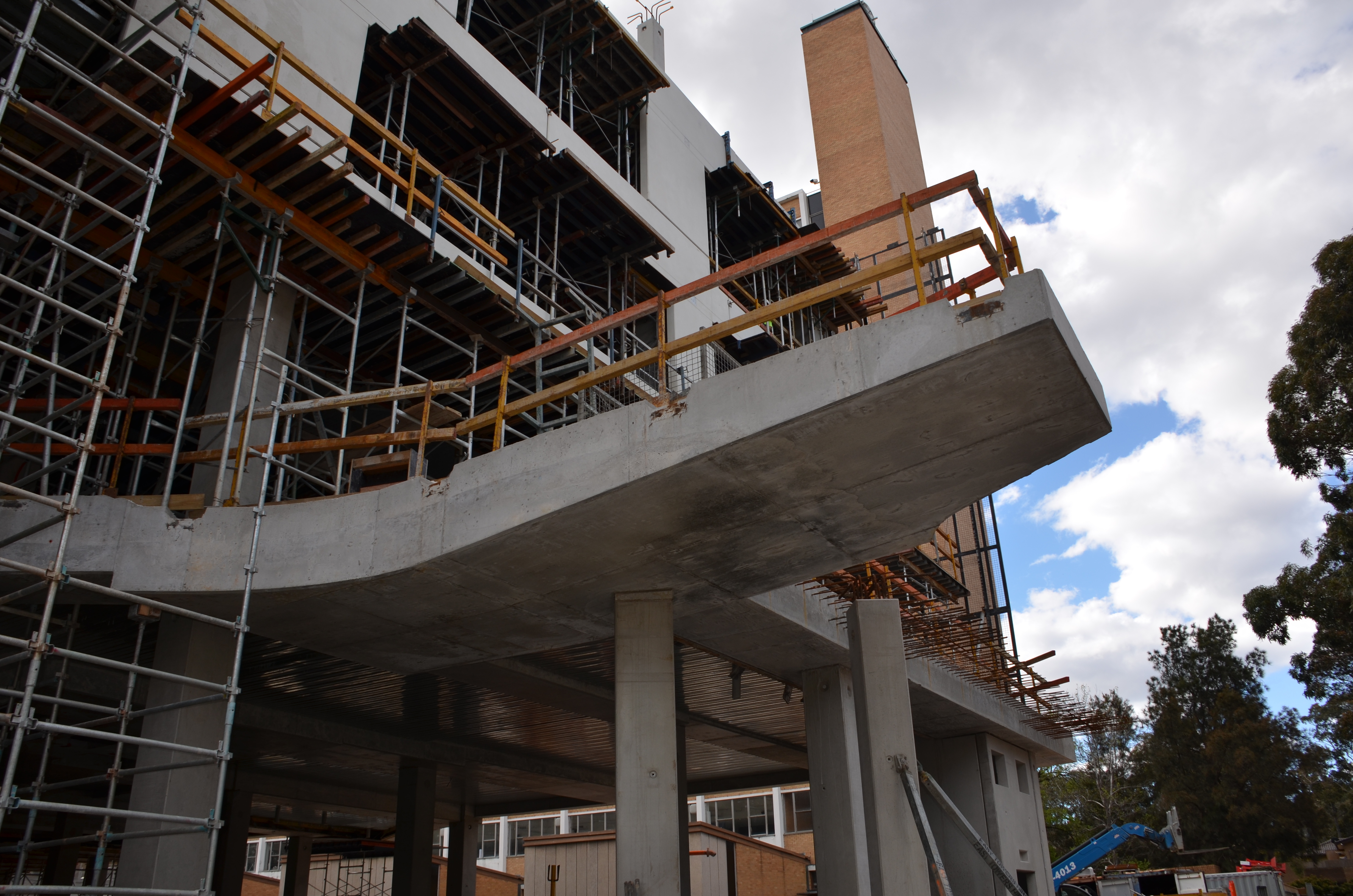 https://archive.abp.unimelb.edu.au/objects/images/Construction/Images/Concrete suspended slabs and beams/Levels 1-5 & formwork/DSC_2797.JPG
