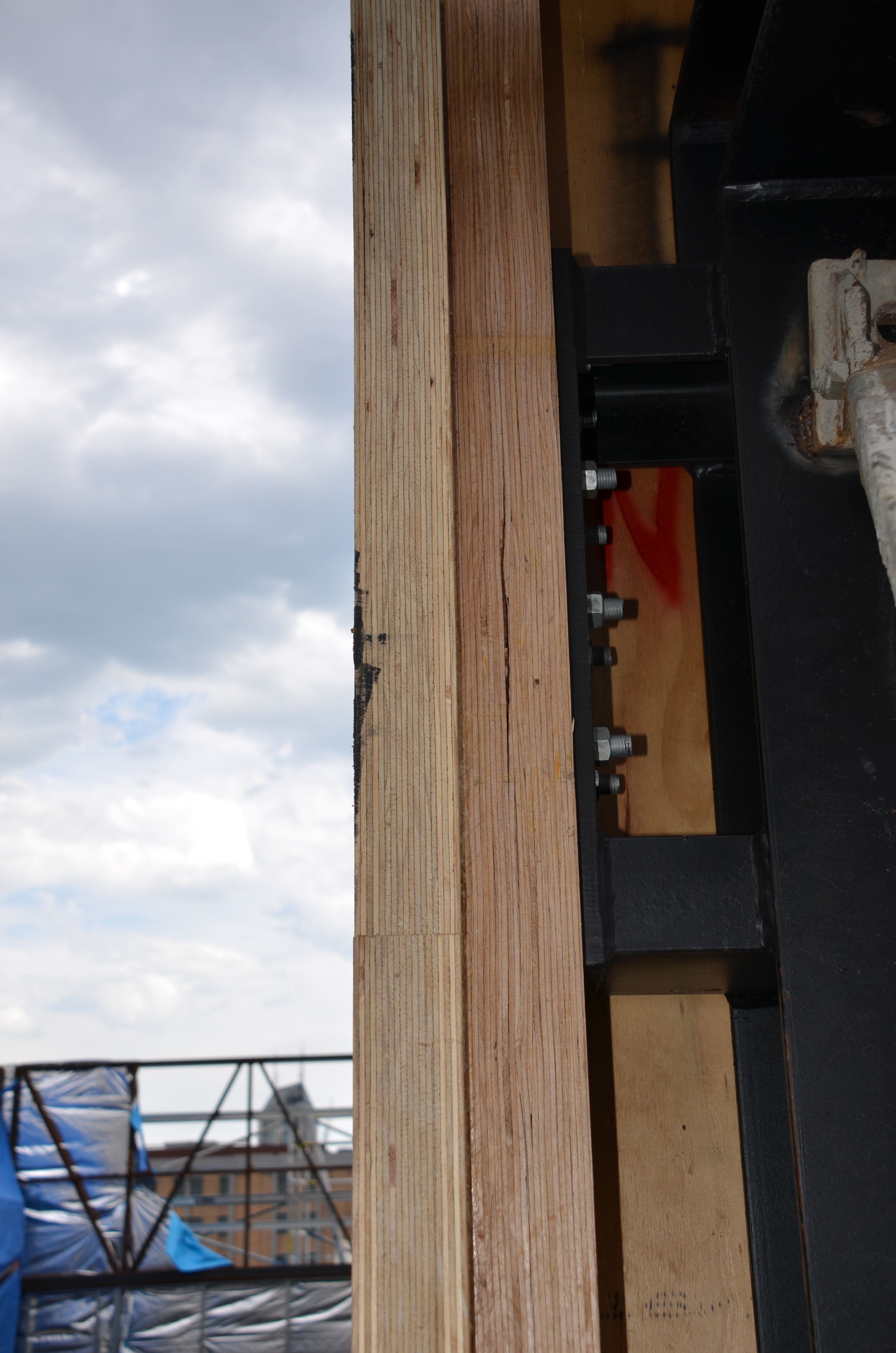 https://archive.abp.unimelb.edu.au/objects/images/Construction/Images/LVL roof beams & coffers/Installation/DSC_5665.JPG