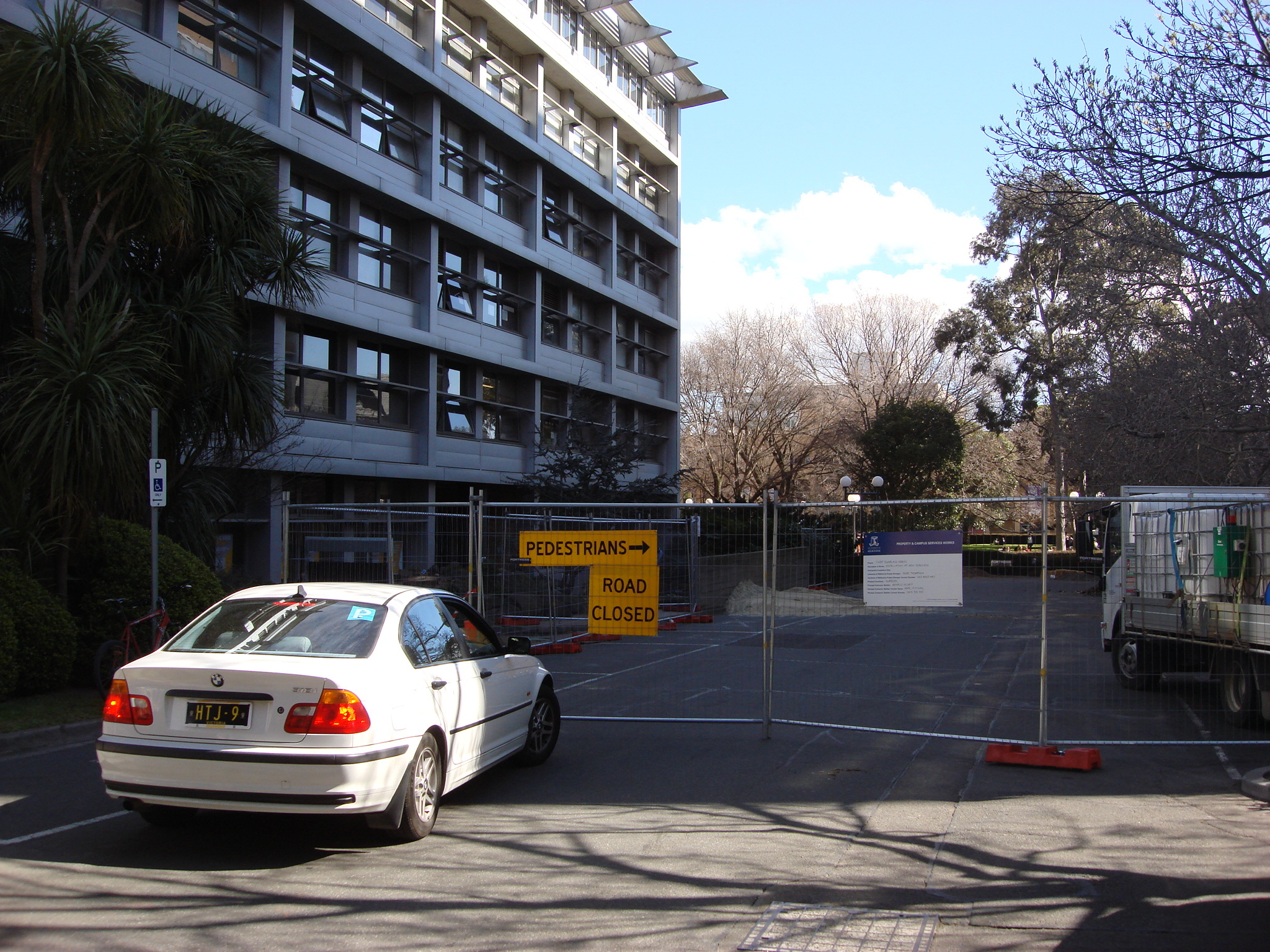 https://archive.abp.unimelb.edu.au/objects/images/Pre-construction/Enabling works/DSC06757.JPG https://archive.abp.unimelb.edu.au/objects/images/Pre-construction/Enabling works/DSC06757.JPG