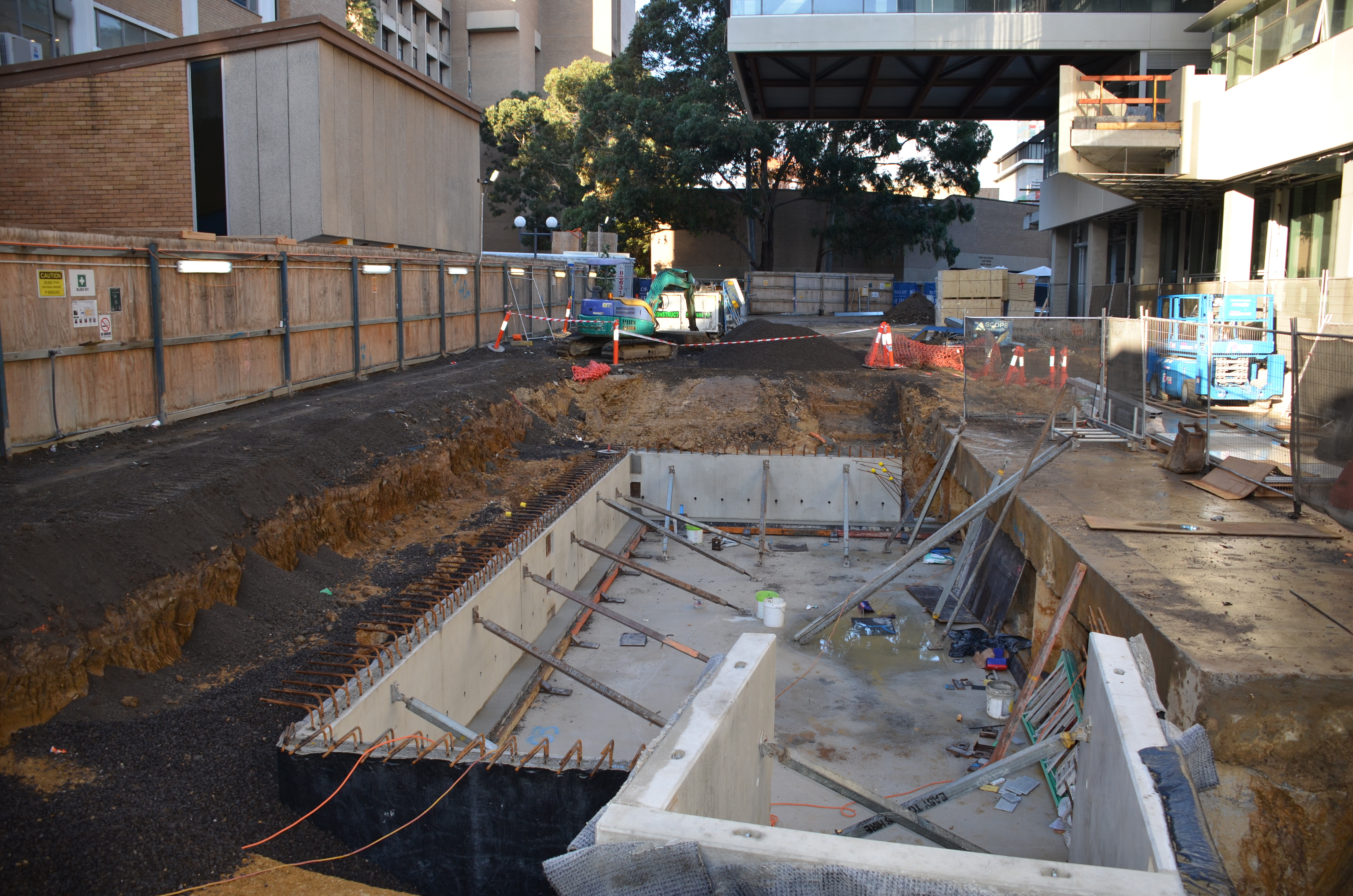https://archive.abp.unimelb.edu.au/objects/images/Construction/Images/Services/Mechanical/Air intake plenums/DSC_7958.JPG