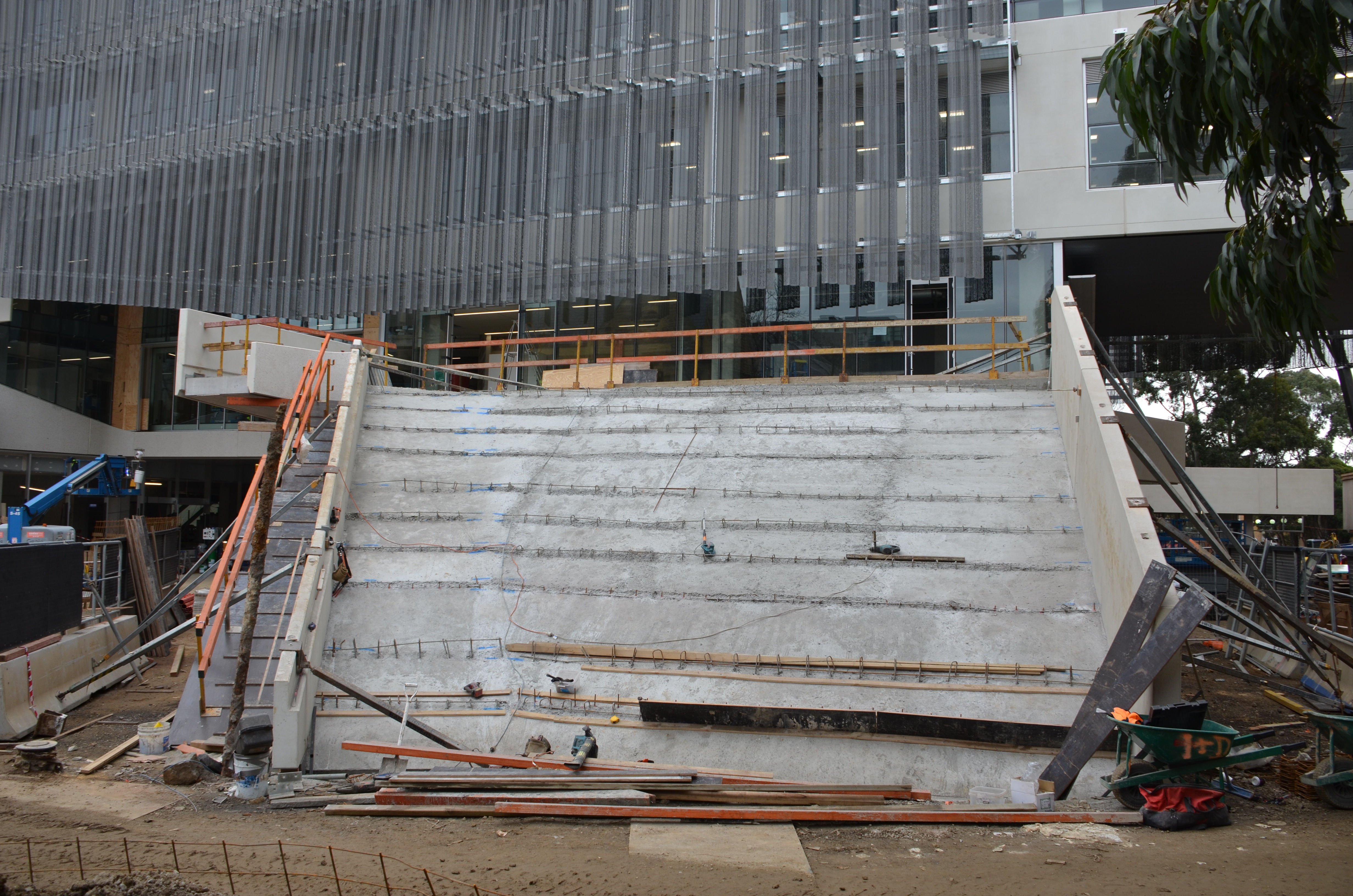 https://archive.abp.unimelb.edu.au/objects/images/Construction/Images/Stairs, walkways and balustrades/External east stairs/DSC_8721.JPG