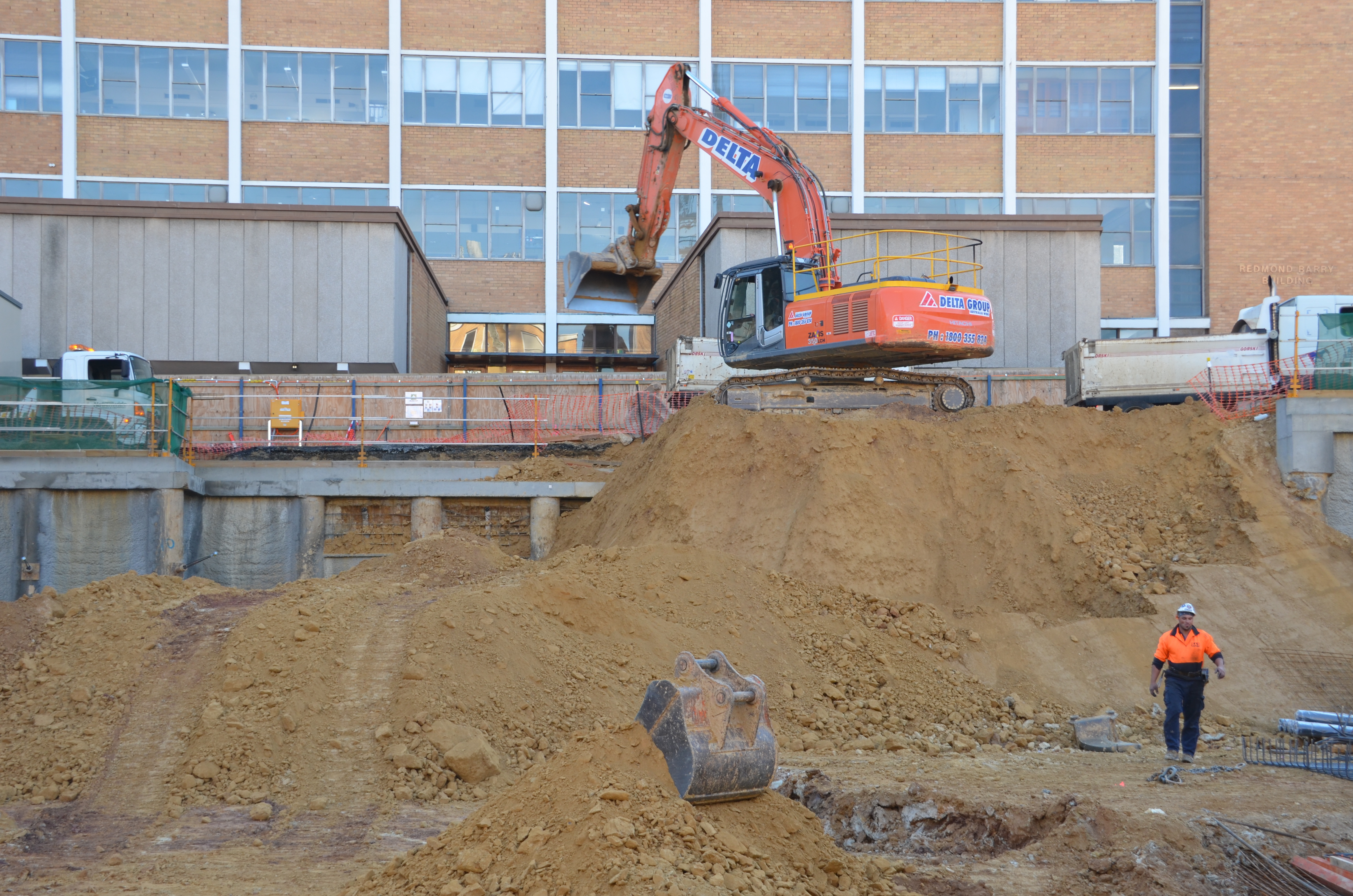 https://archive.abp.unimelb.edu.au/objects/images/Construction/Images/Basement/Bulk excavation/DSC_0547.JPG
