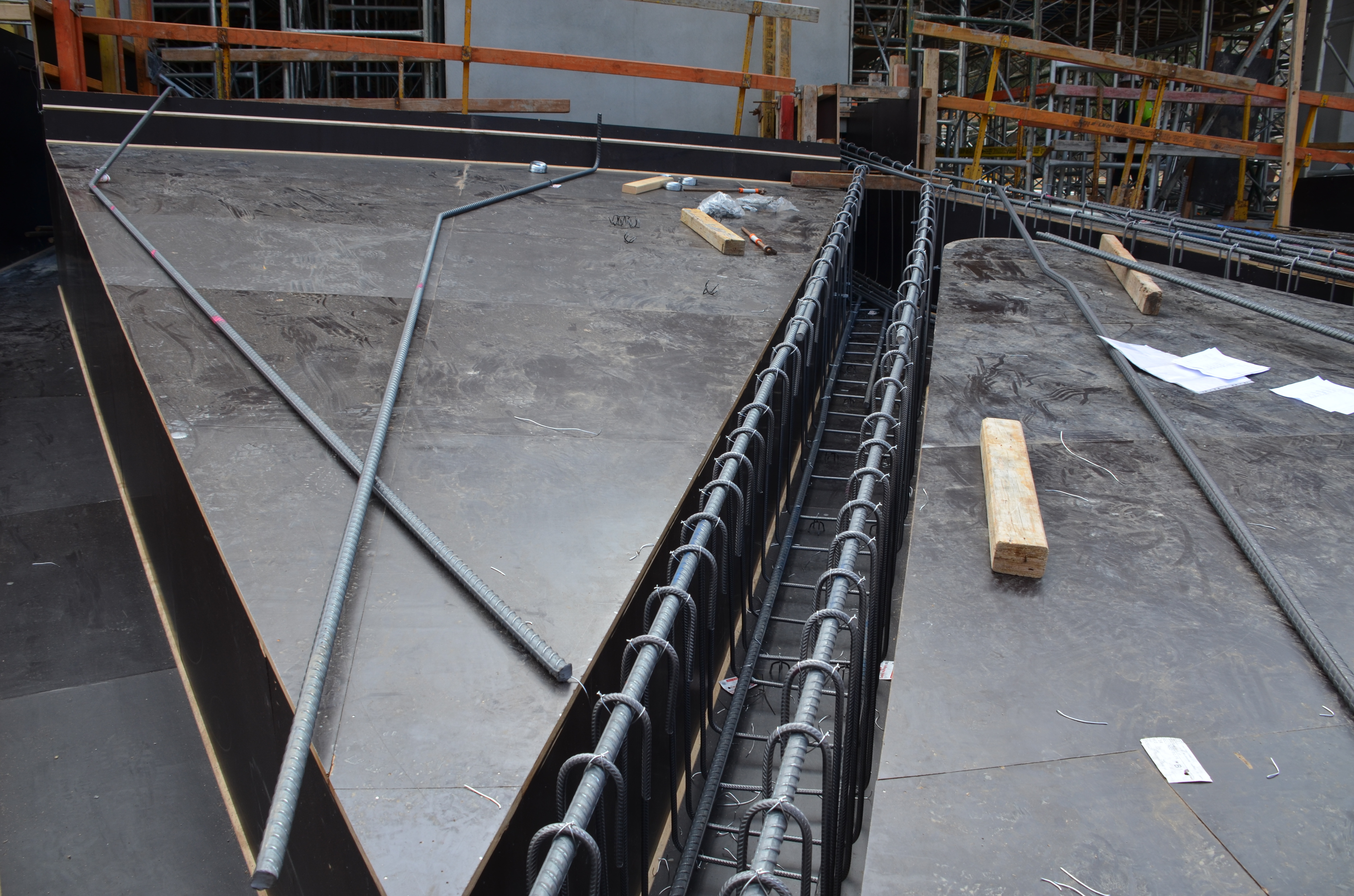 https://archive.abp.unimelb.edu.au/objects/images/Construction/Images/Concrete suspended slabs and beams/Wishbone beams library/DSC_1444.JPG