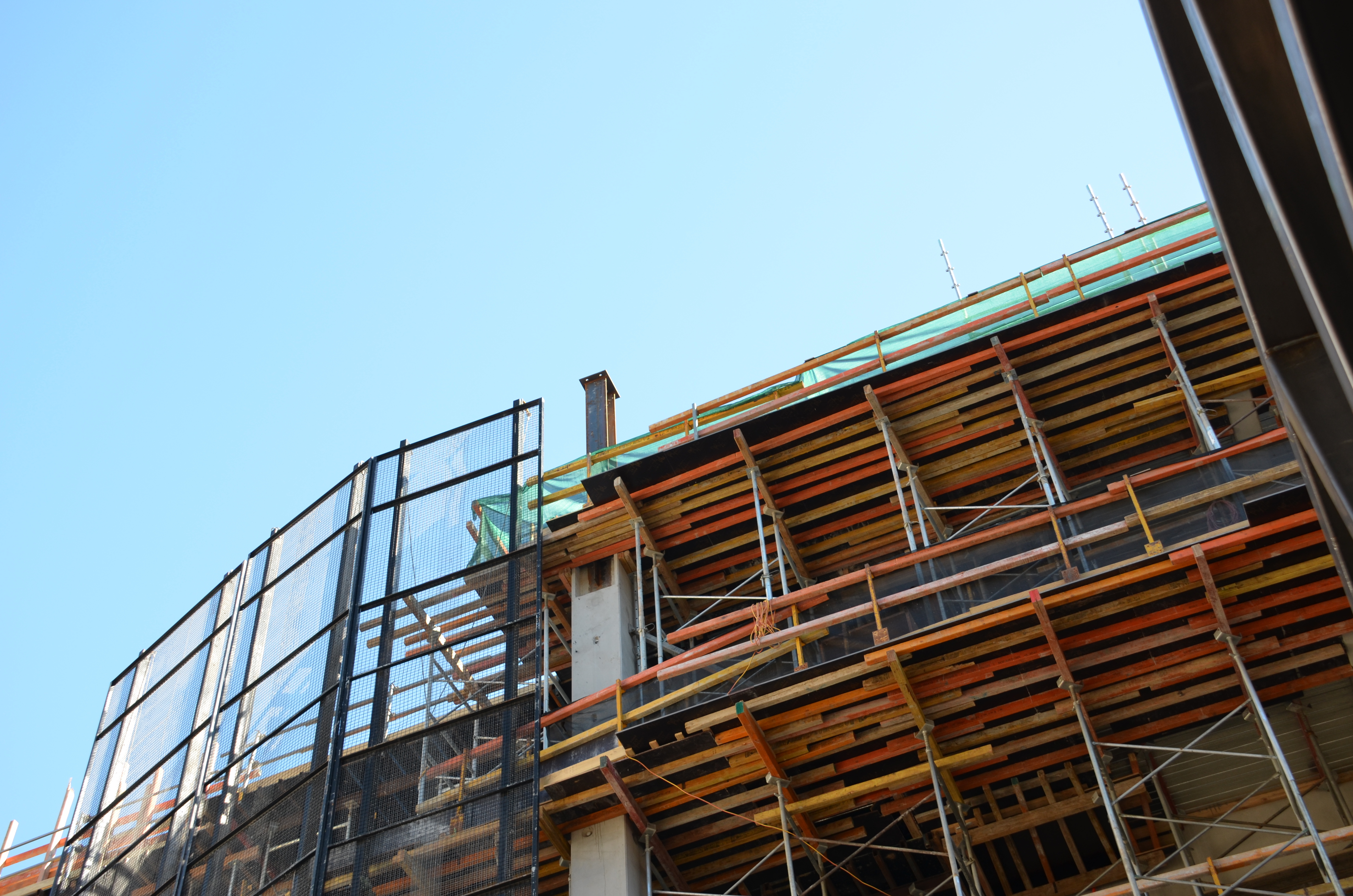 https://archive.abp.unimelb.edu.au/objects/images/Construction/Images/Stairs, walkways and balustrades/Structural steel walkways & support structure/DSC_3297.JPG