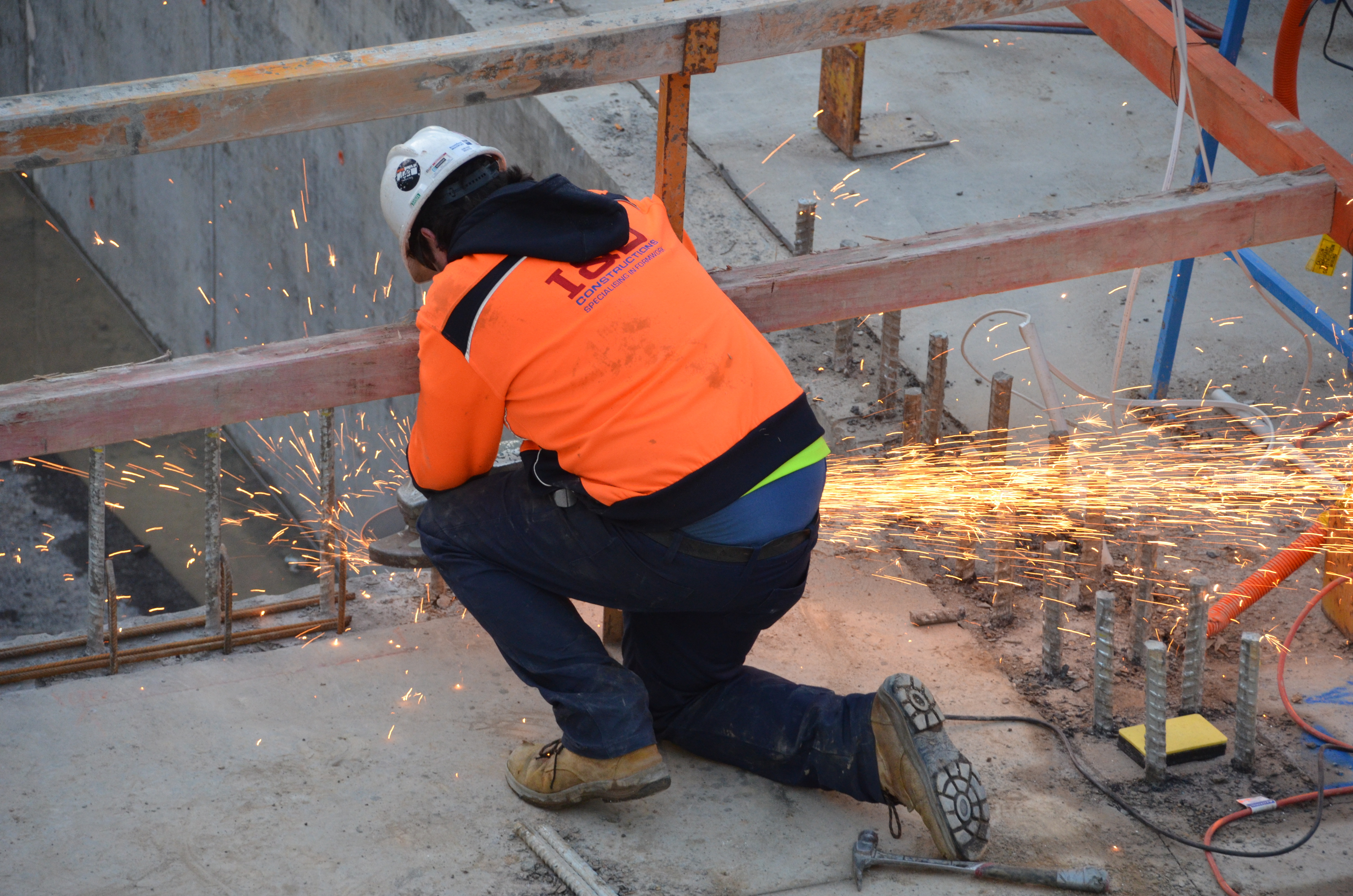 https://archive.abp.unimelb.edu.au/objects/images/Construction/Images/Precast structural concrete walls and columns/Basement/DSC_1083.JPG