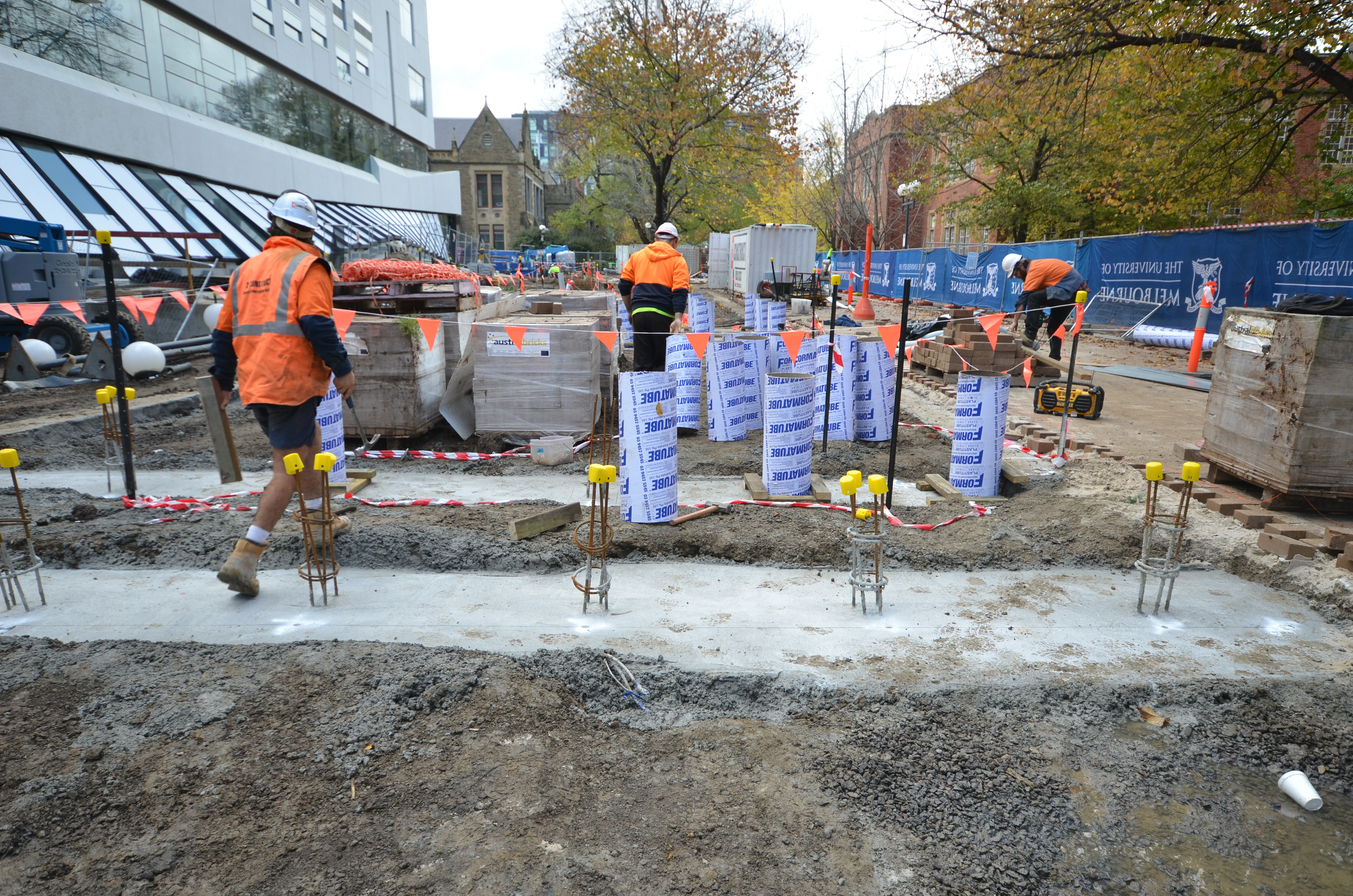 https://archive.abp.unimelb.edu.au/objects/images/Construction/Images/External Works/Timber seating and supports south side/DSC_8385.JPG https://archive.abp.unimelb.edu.au/objects/images/Construction/Images/External Works/Timber seating and supports south side/DSC_8385.JPG