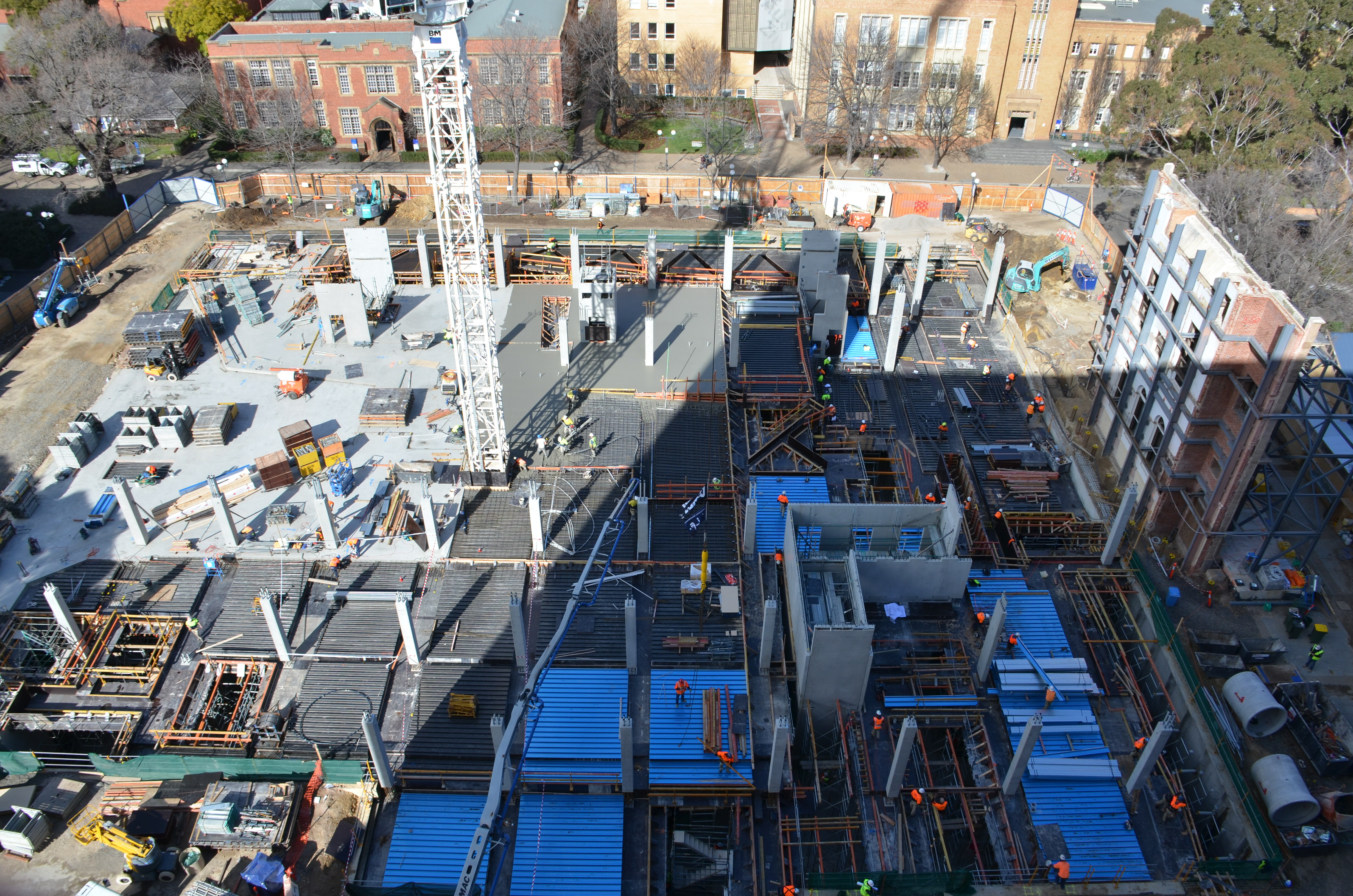 https://archive.abp.unimelb.edu.au/objects/images/Construction/Images/Concrete suspended slabs and beams/Ground level & formwork/DSC_1305.JPG https://archive.abp.unimelb.edu.au/objects/images/Construction/Images/Concrete suspended slabs and beams/Ground level & formwork/DSC_1305.JPG